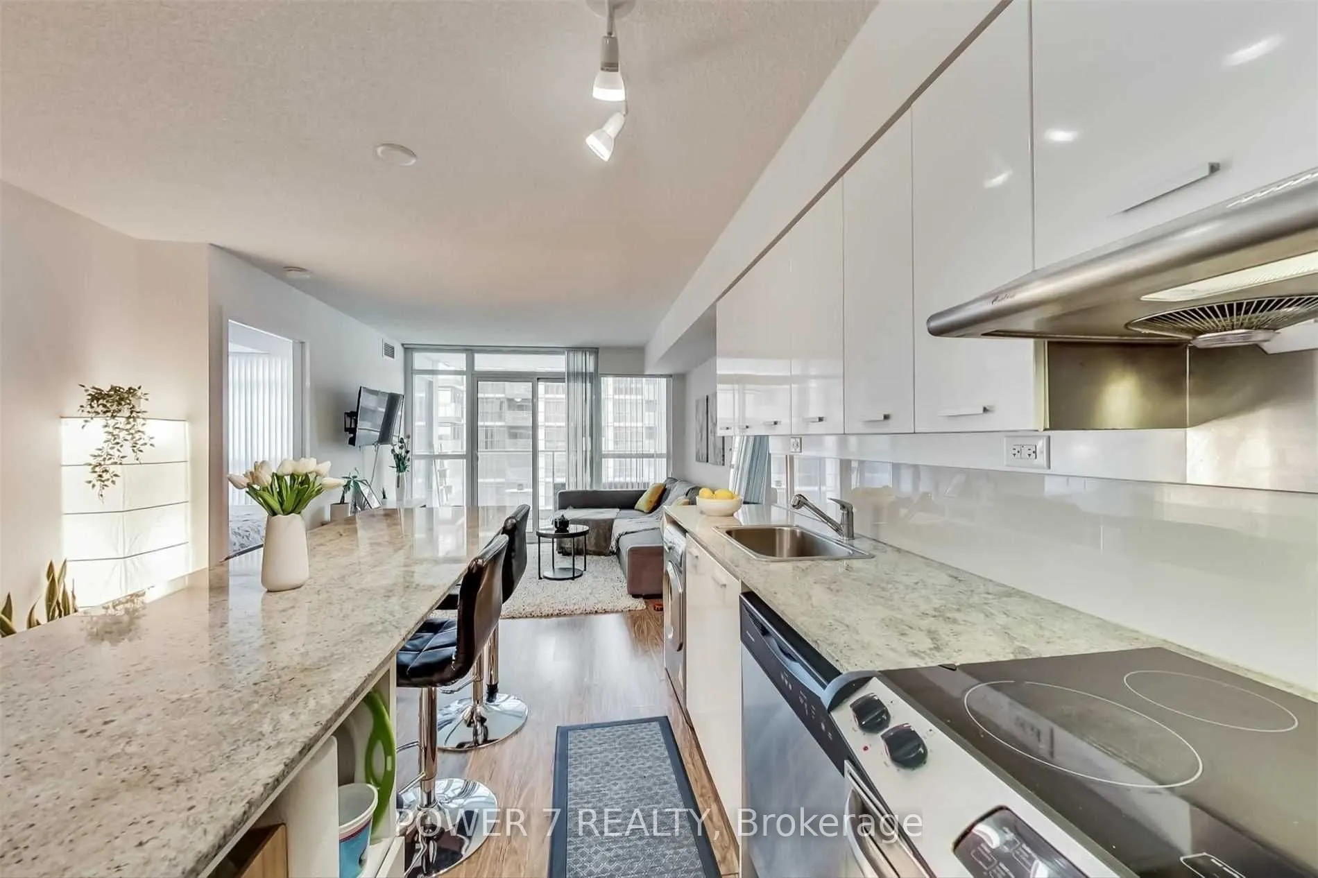 15 Singer Court, #611