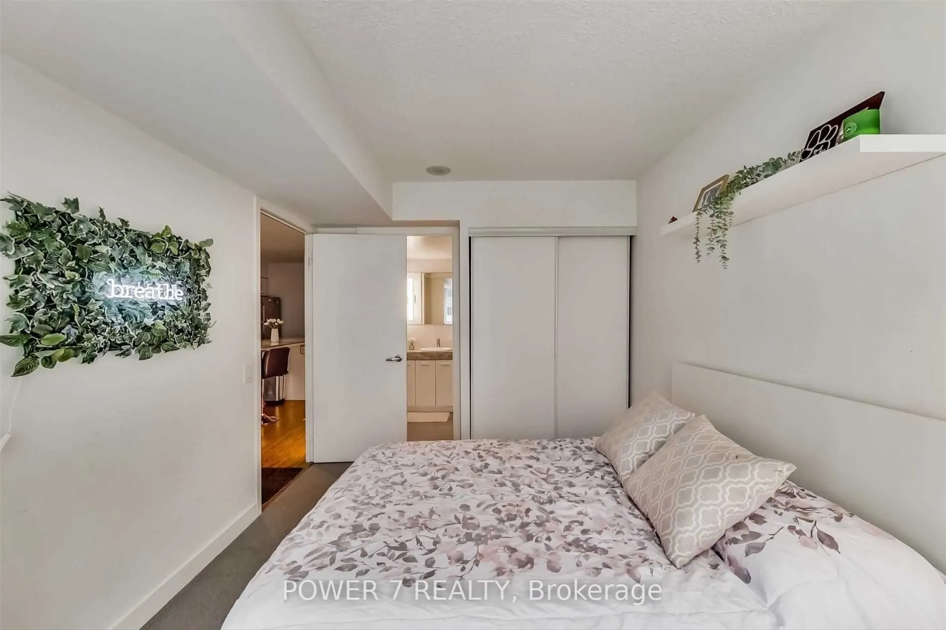 15 Singer Court, #611