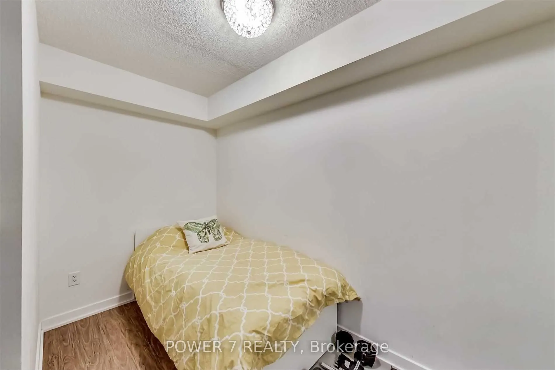 15 Singer Court, #611