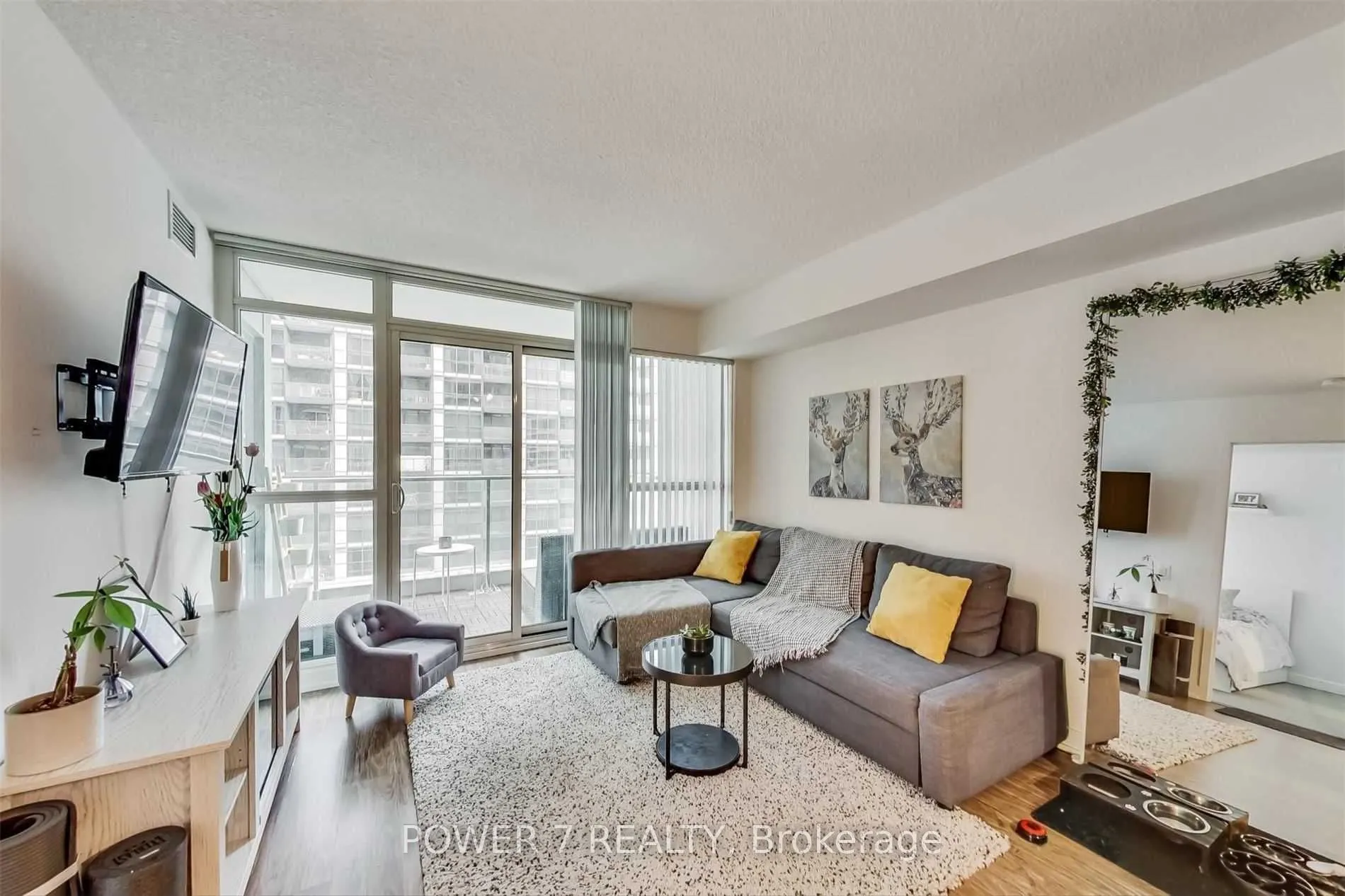 15 Singer Court, #611