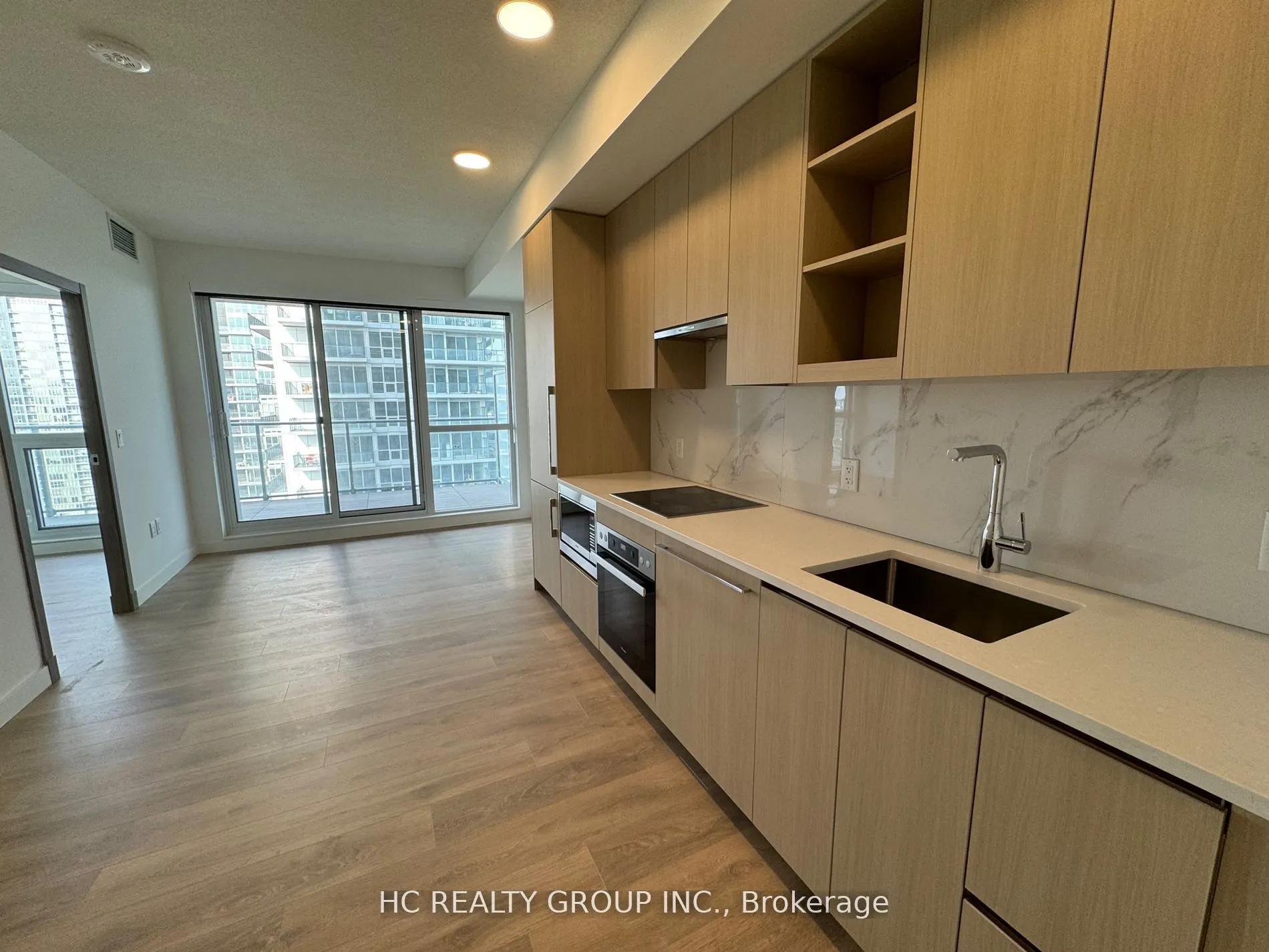 27 Mcmahon Drive, #2015