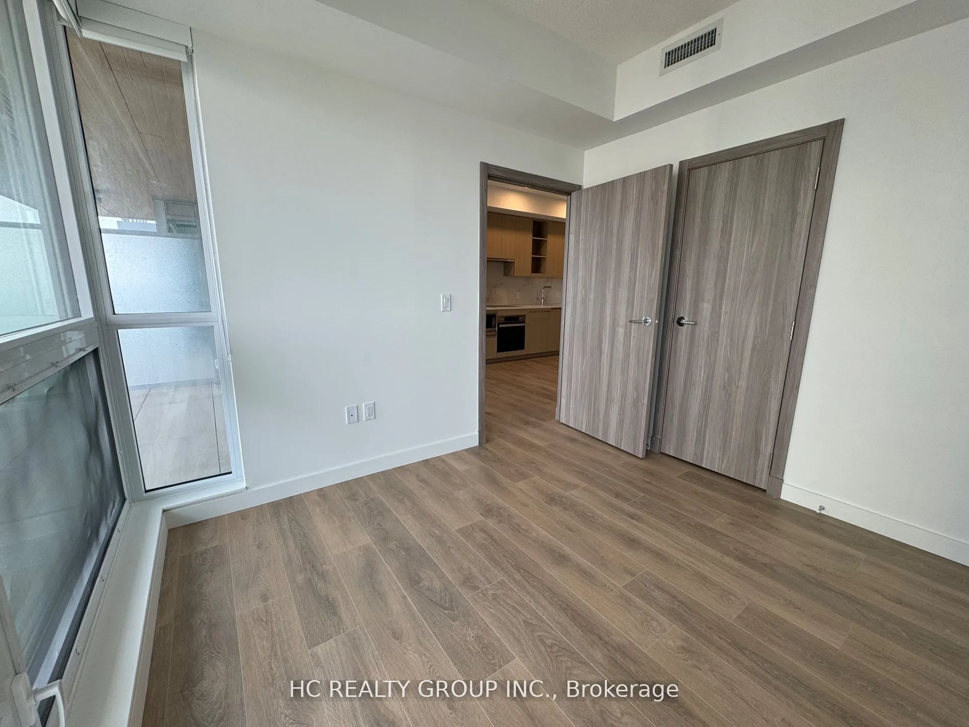 27 Mcmahon Drive, #2015