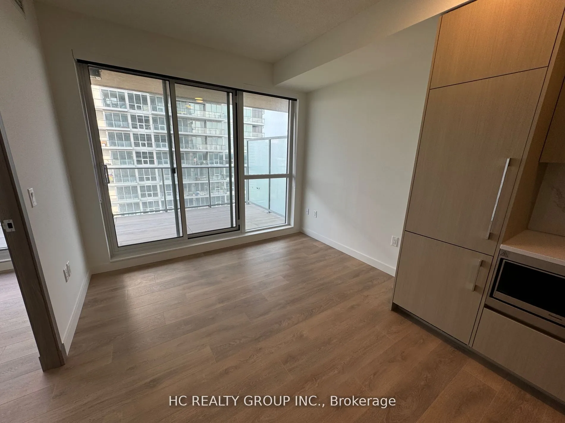 27 Mcmahon Drive, #2015
