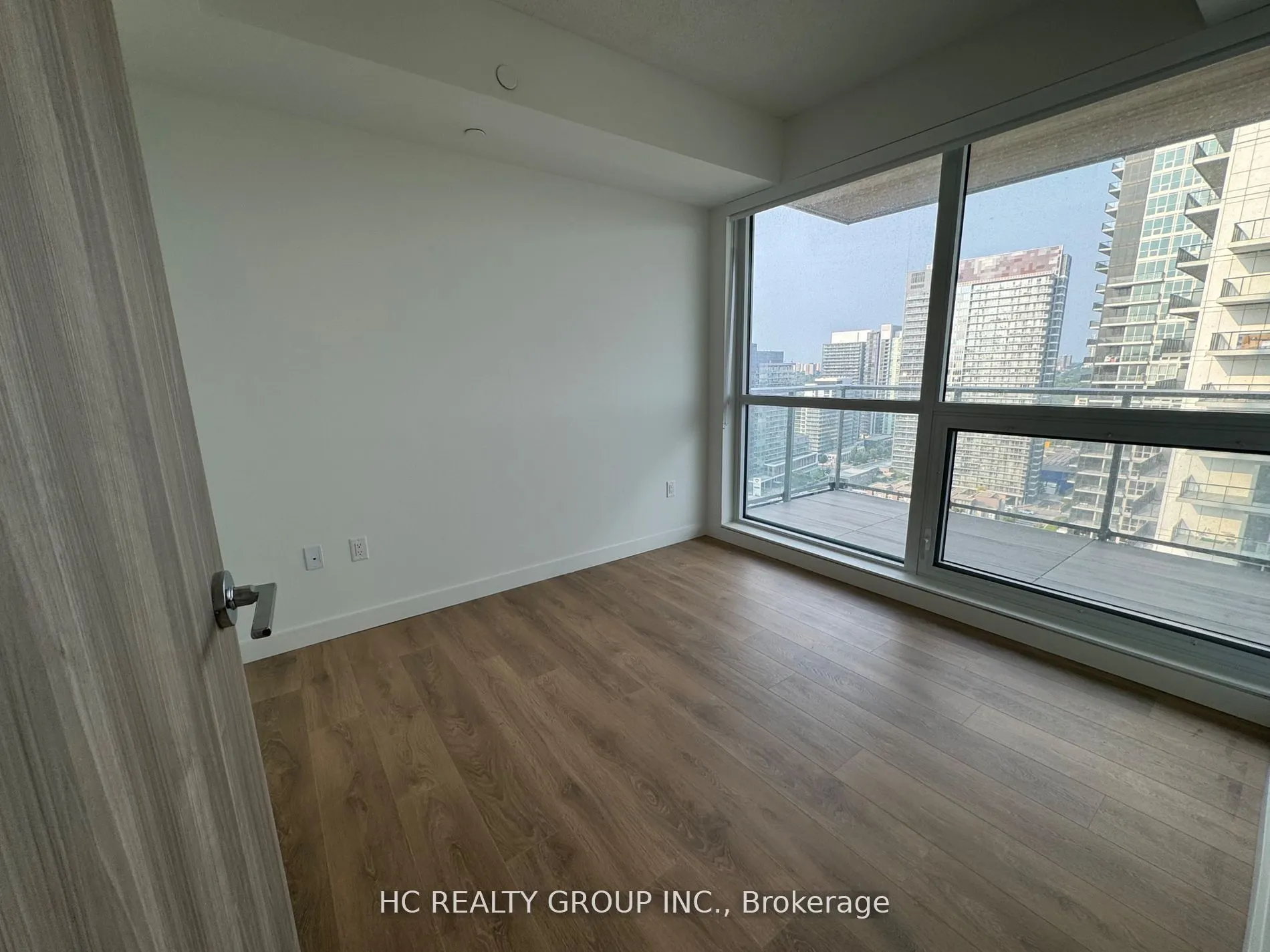 27 Mcmahon Drive, #2015