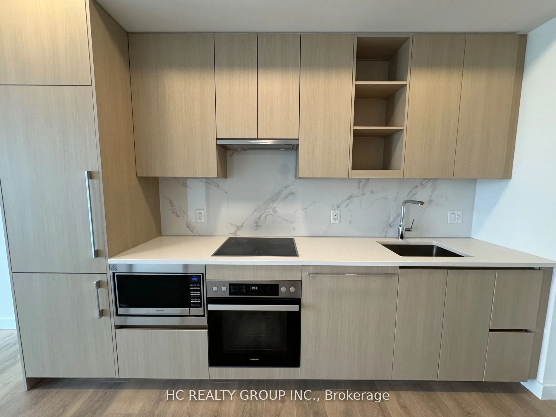 27 Mcmahon Drive, #2015