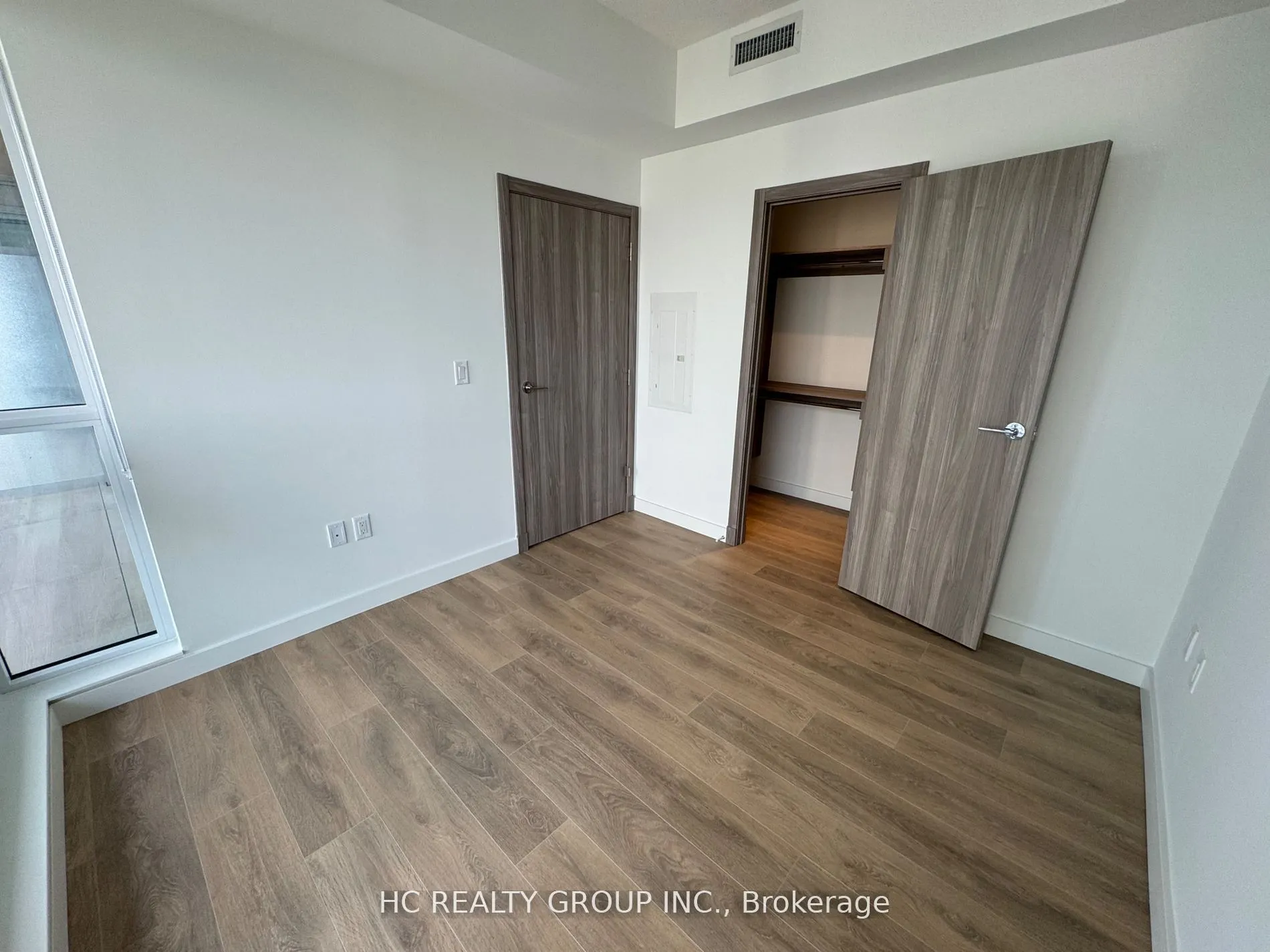27 Mcmahon Drive, #2015