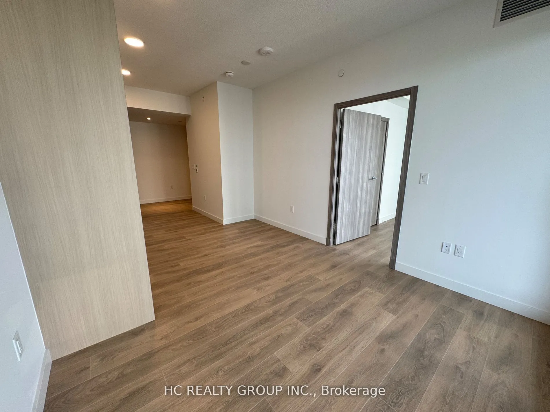 27 Mcmahon Drive, #2015