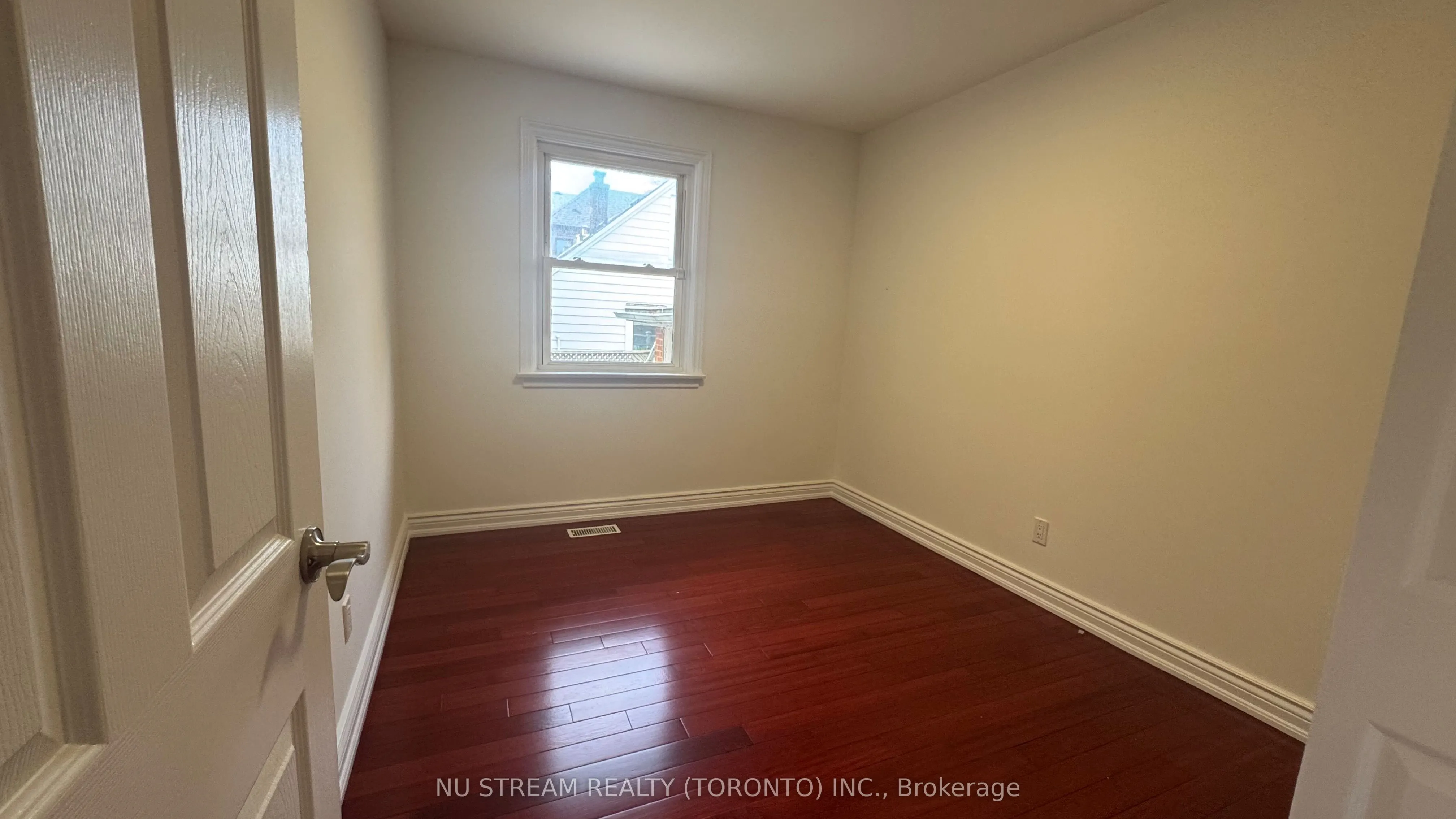 435 Cummer Avenue, #(1 Lvl)