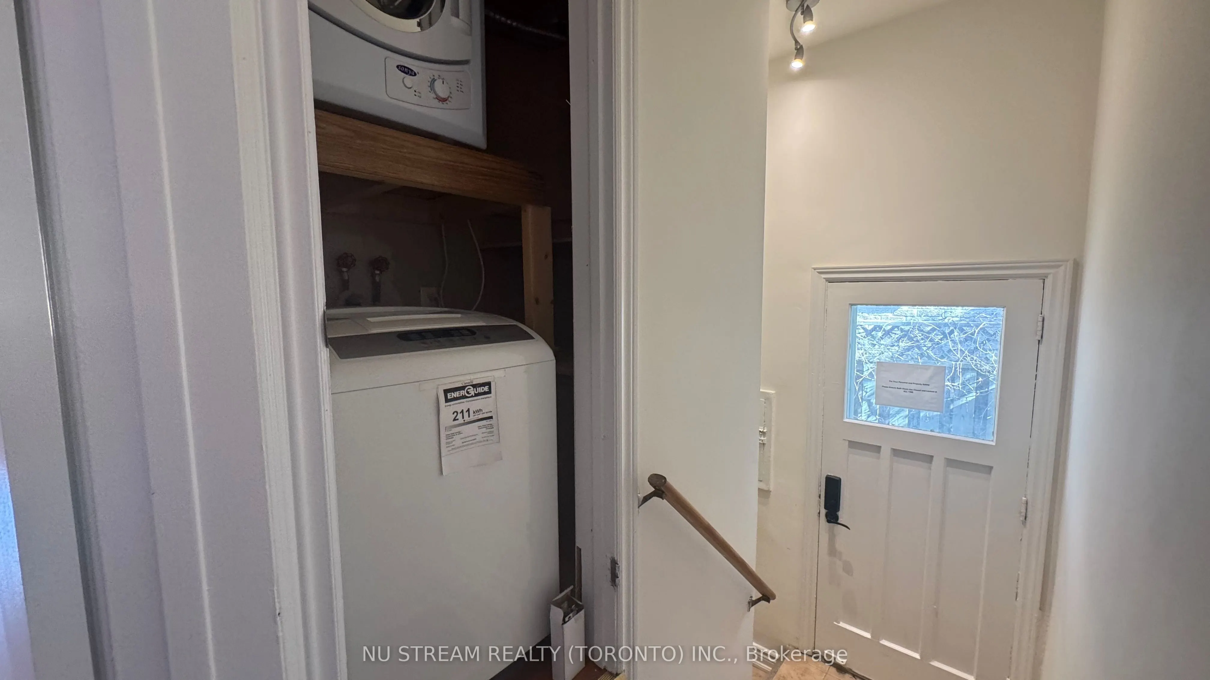 435 Cummer Avenue, #(1 Lvl)