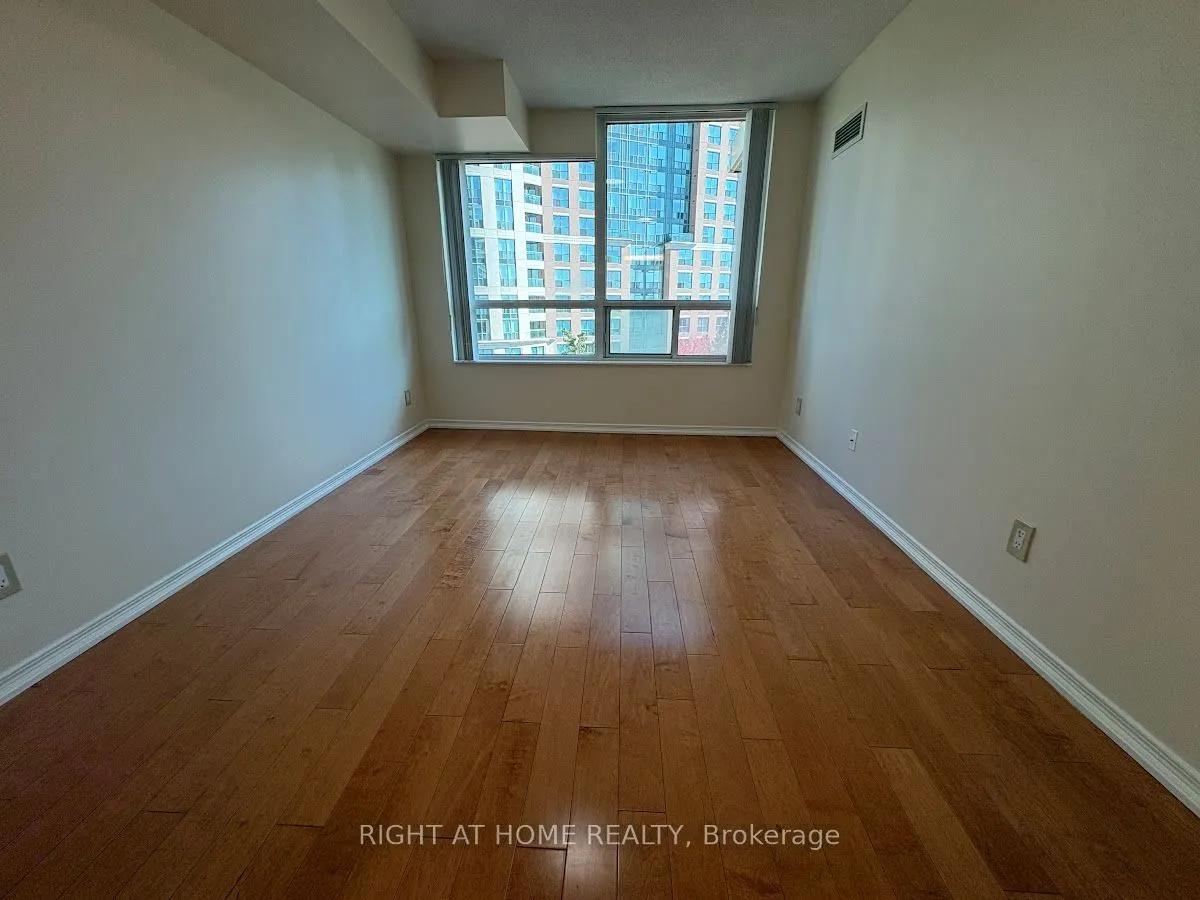 503 Beecroft Road, #605