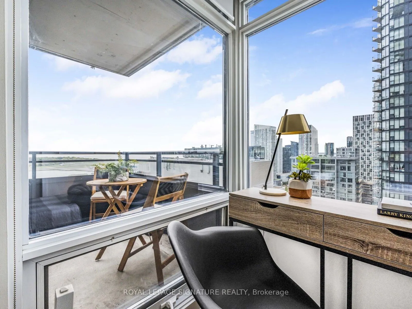 25 Telegram Mews, #2709