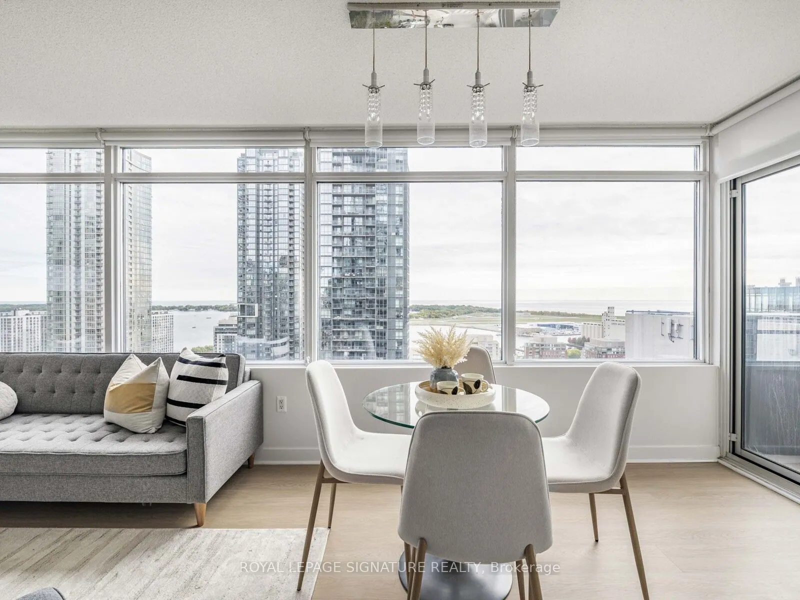 25 Telegram Mews, #2709