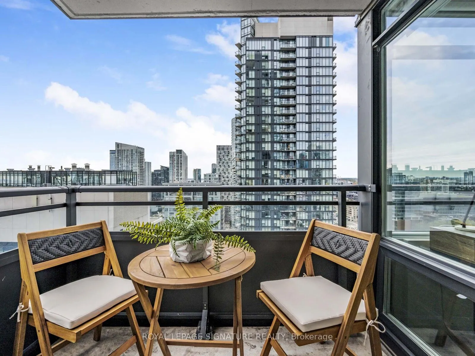 25 Telegram Mews, #2709