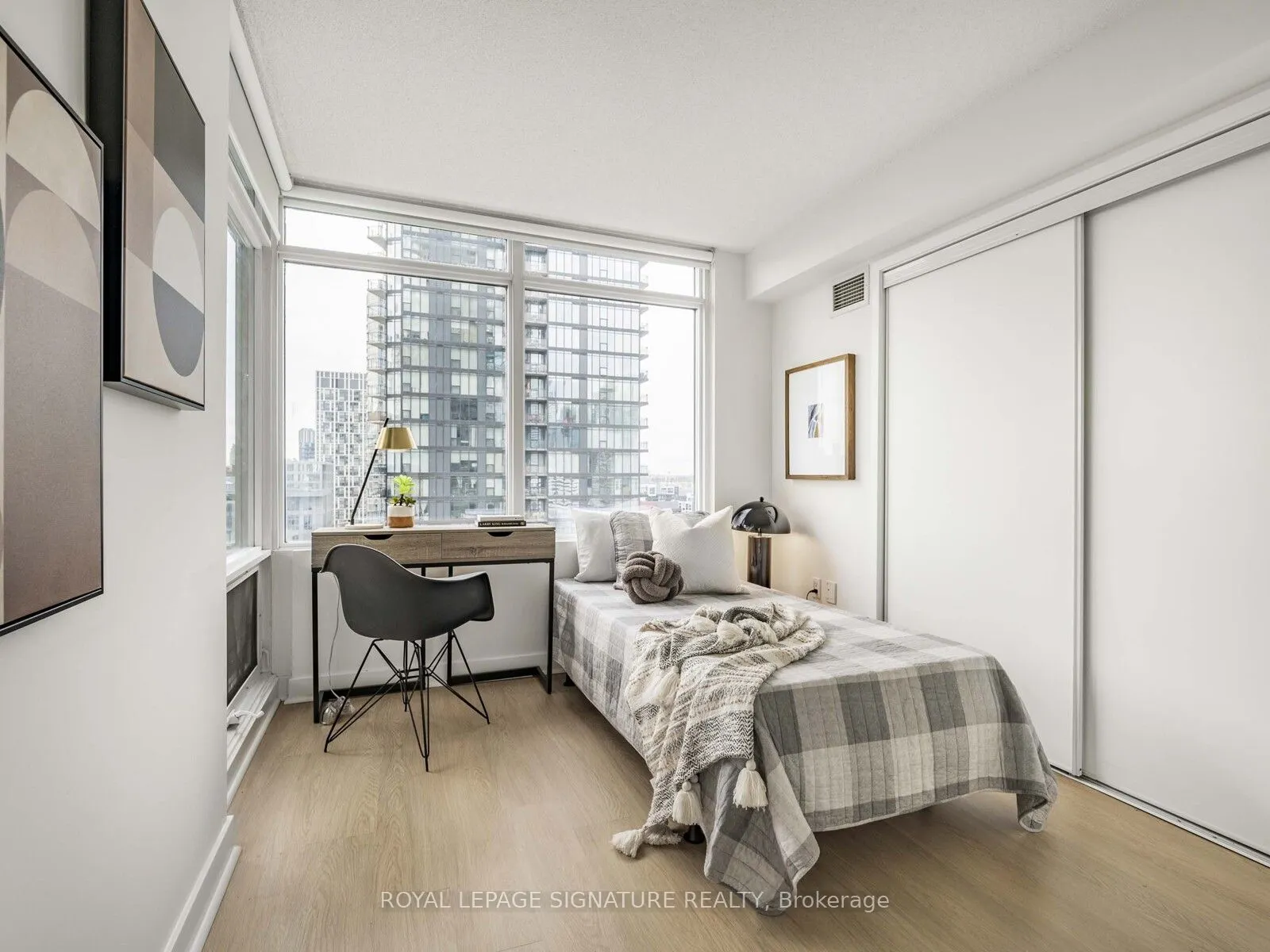 25 Telegram Mews, #2709