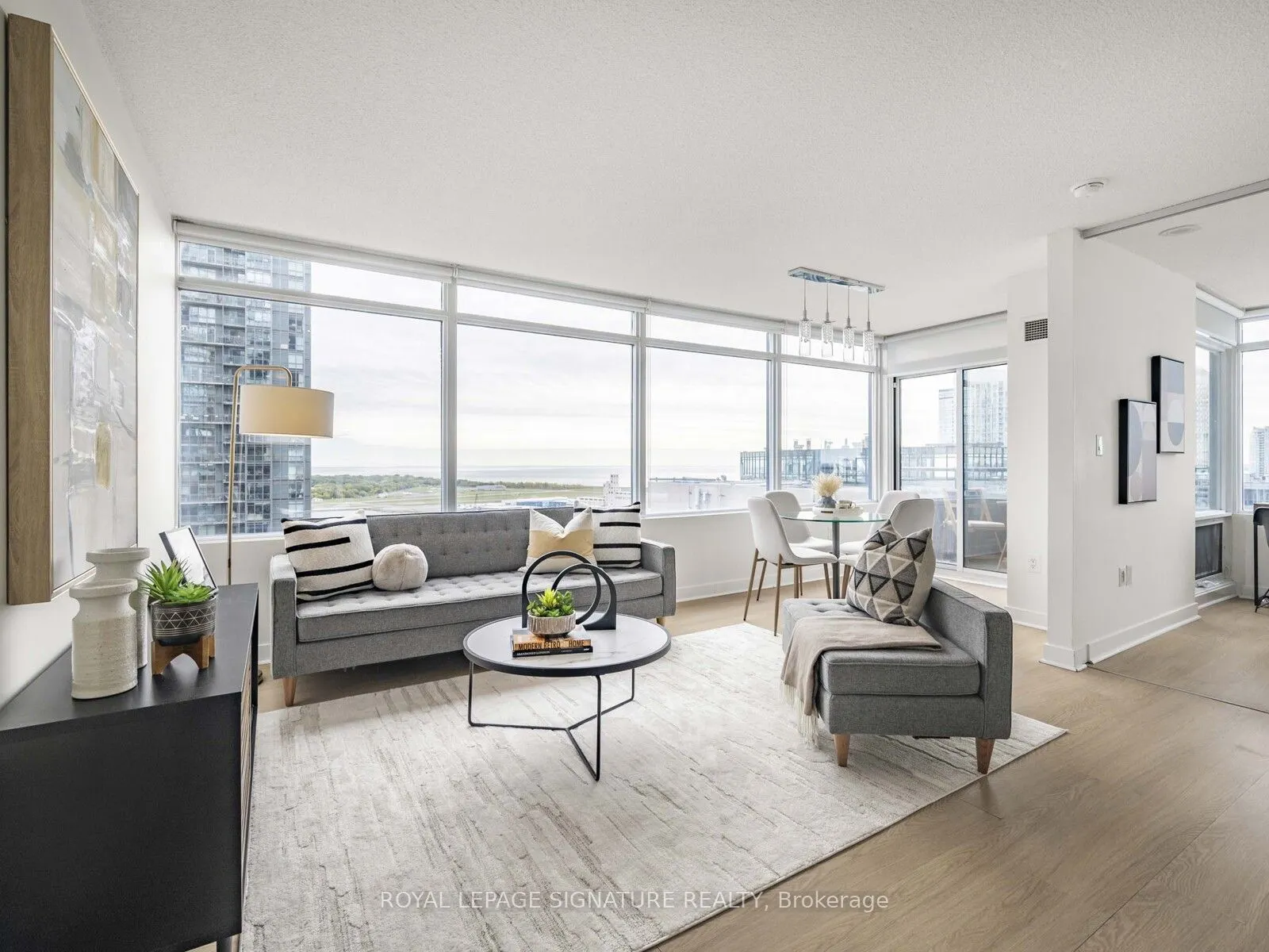 25 Telegram Mews, #2709