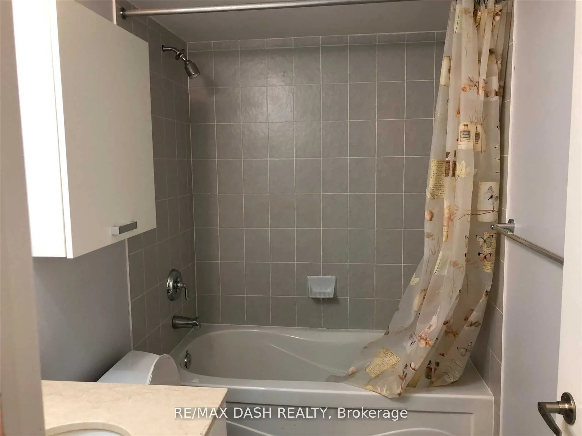 38 Grenville Street, #705