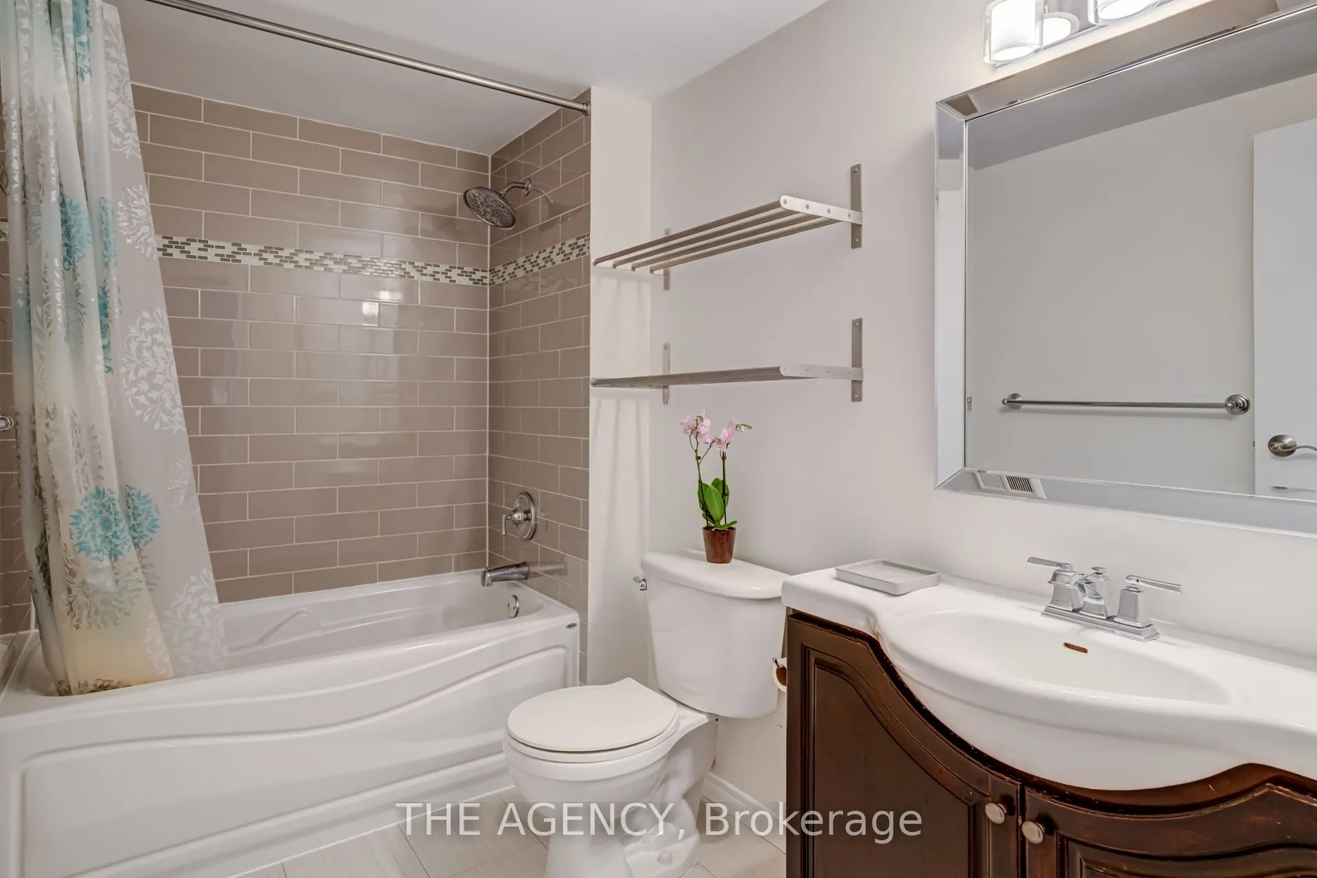54 East Liberty Street, #1039