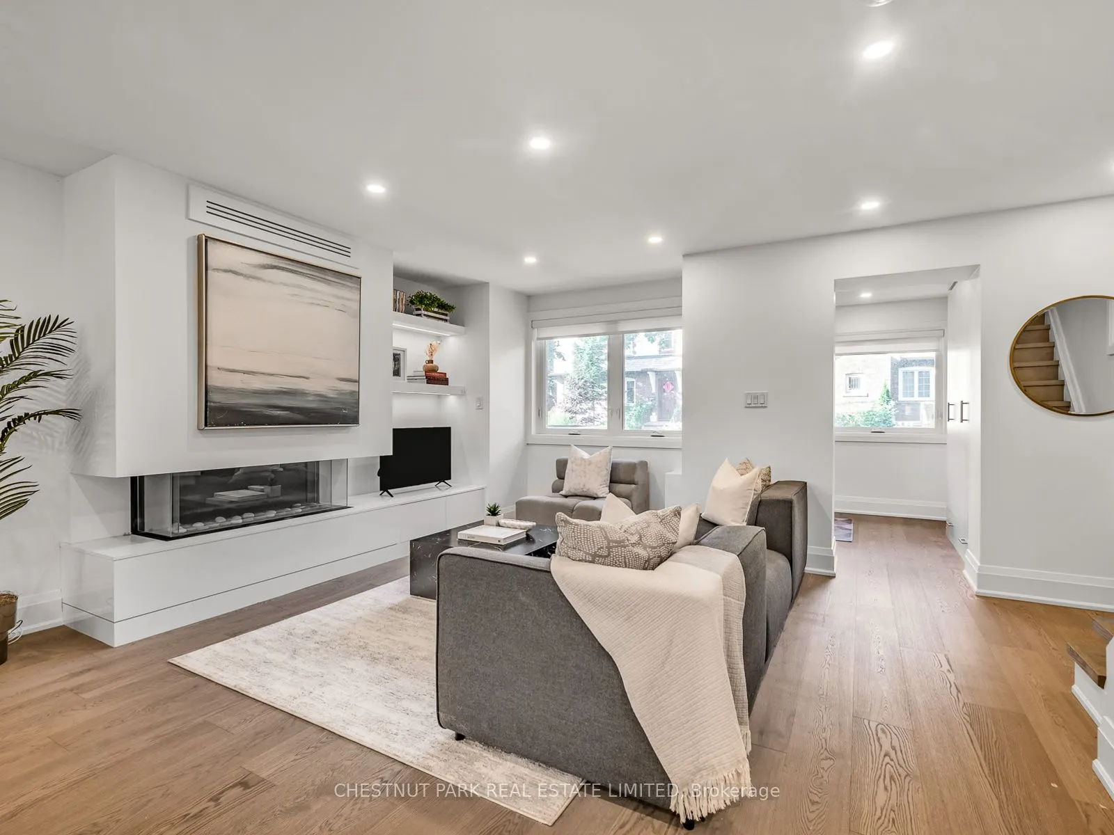 629 Duplex Avenue