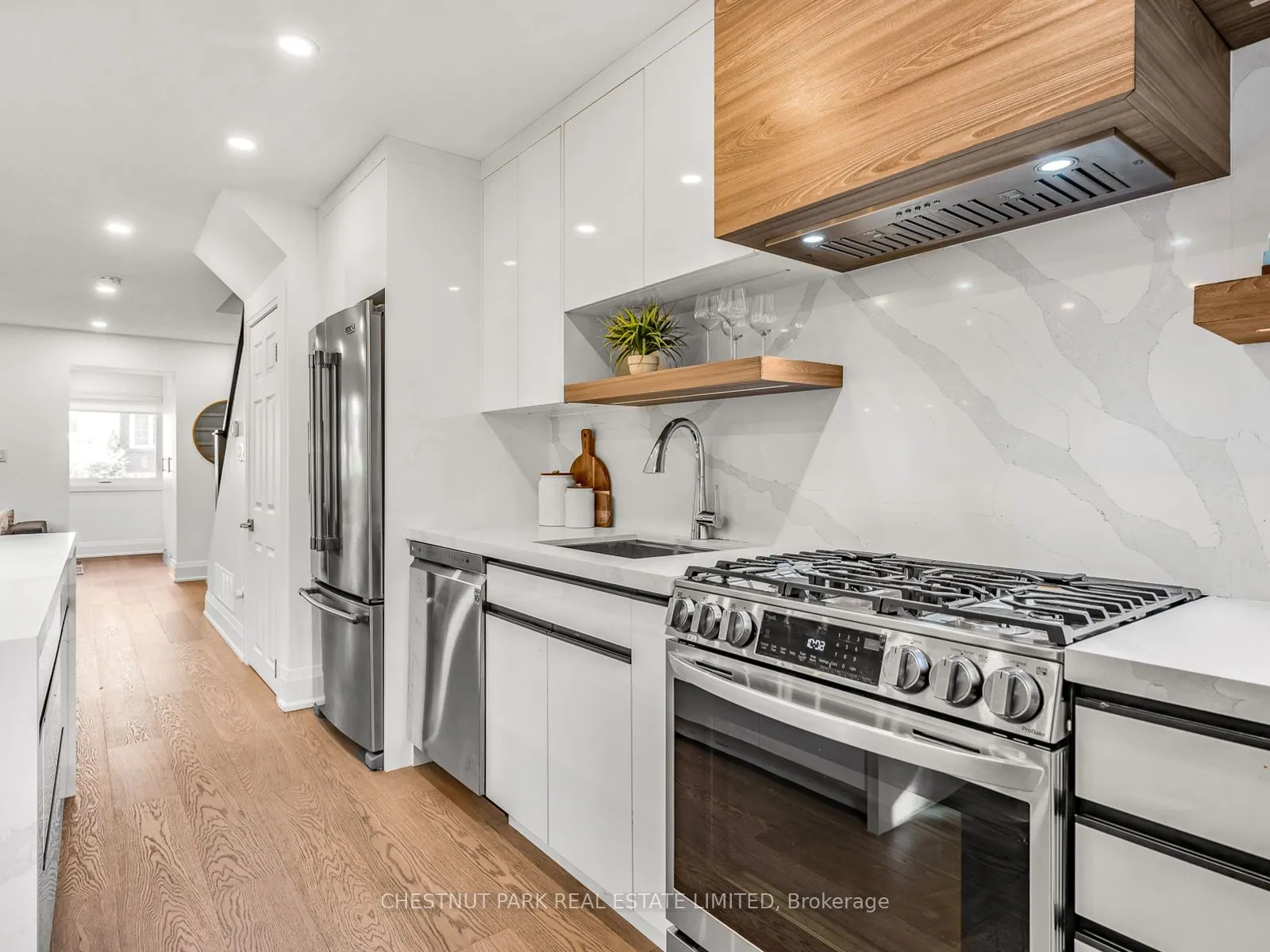 629 Duplex Avenue
