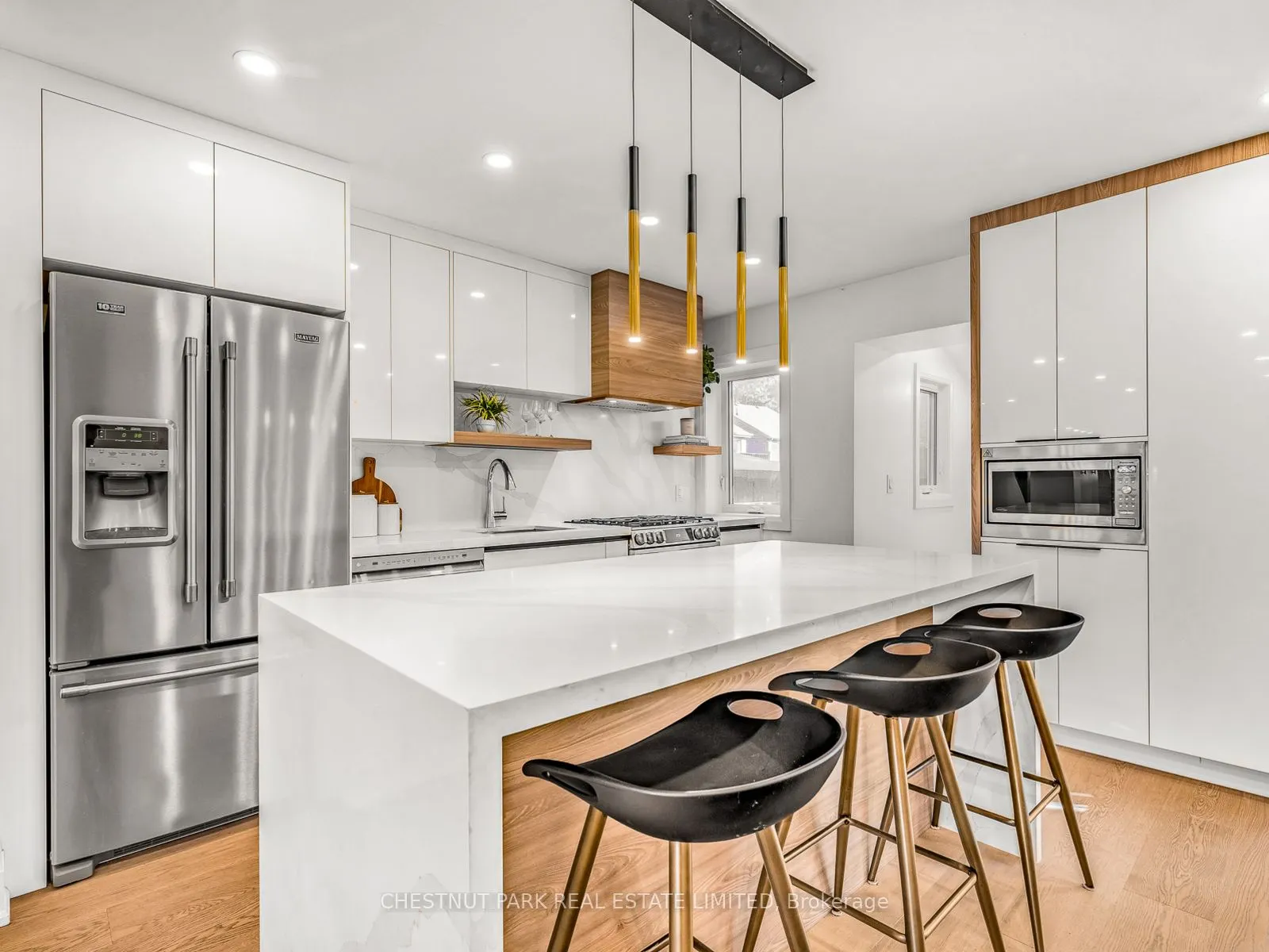 629 Duplex Avenue