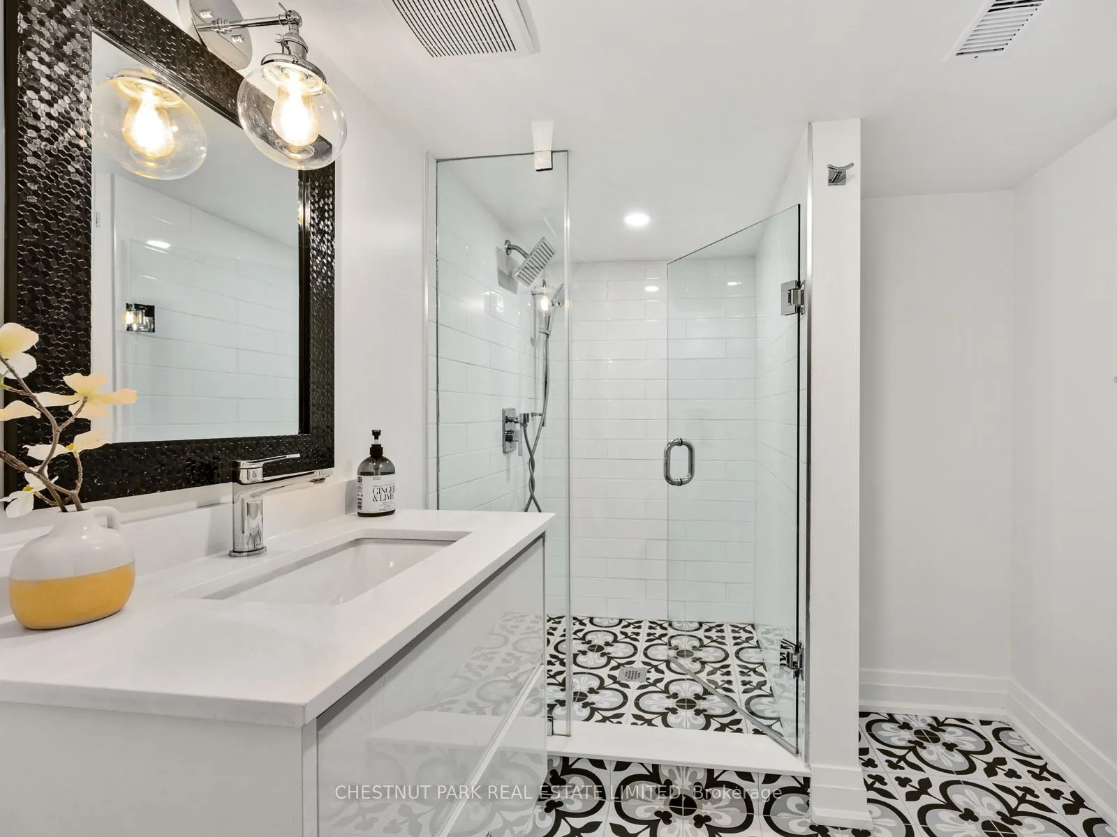 629 Duplex Avenue