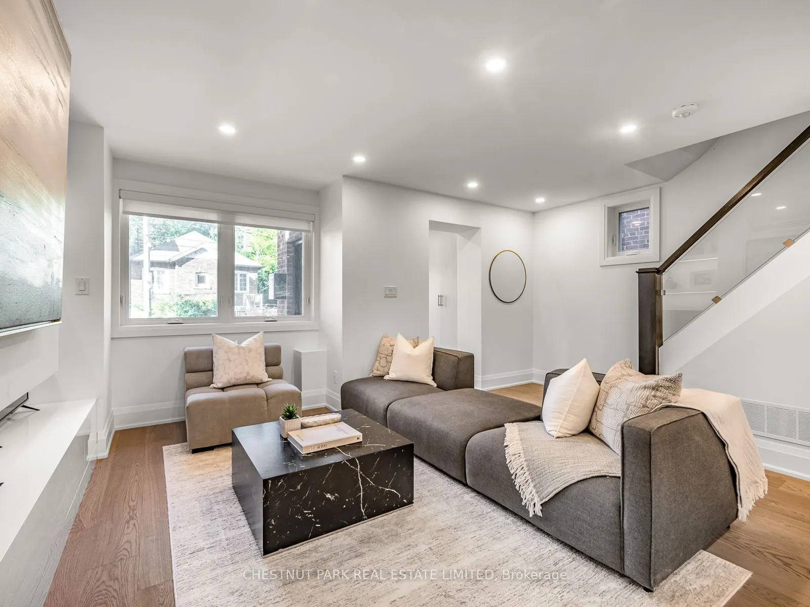 629 Duplex Avenue