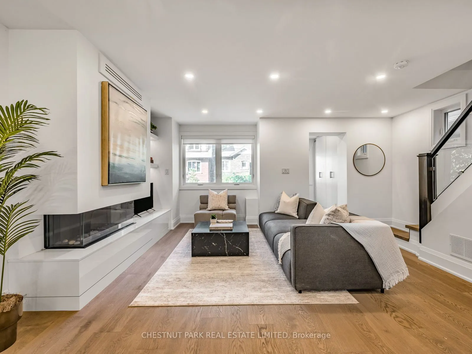 629 Duplex Avenue