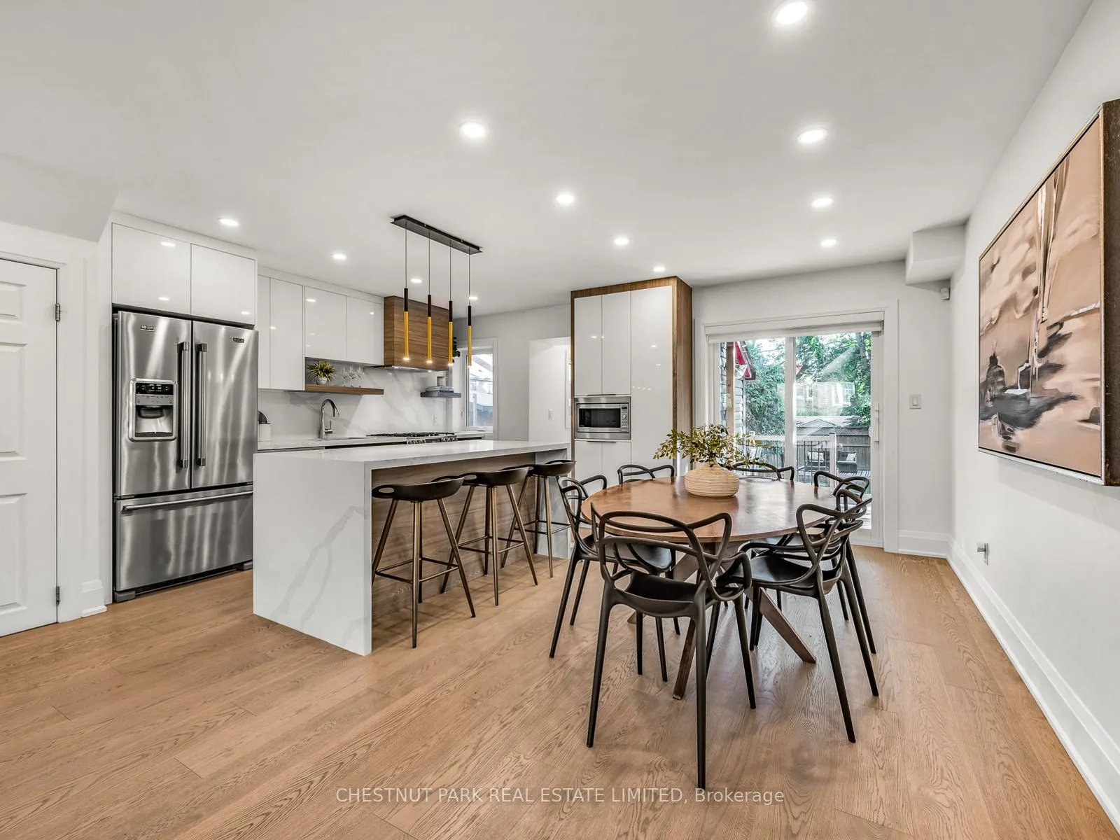 629 Duplex Avenue