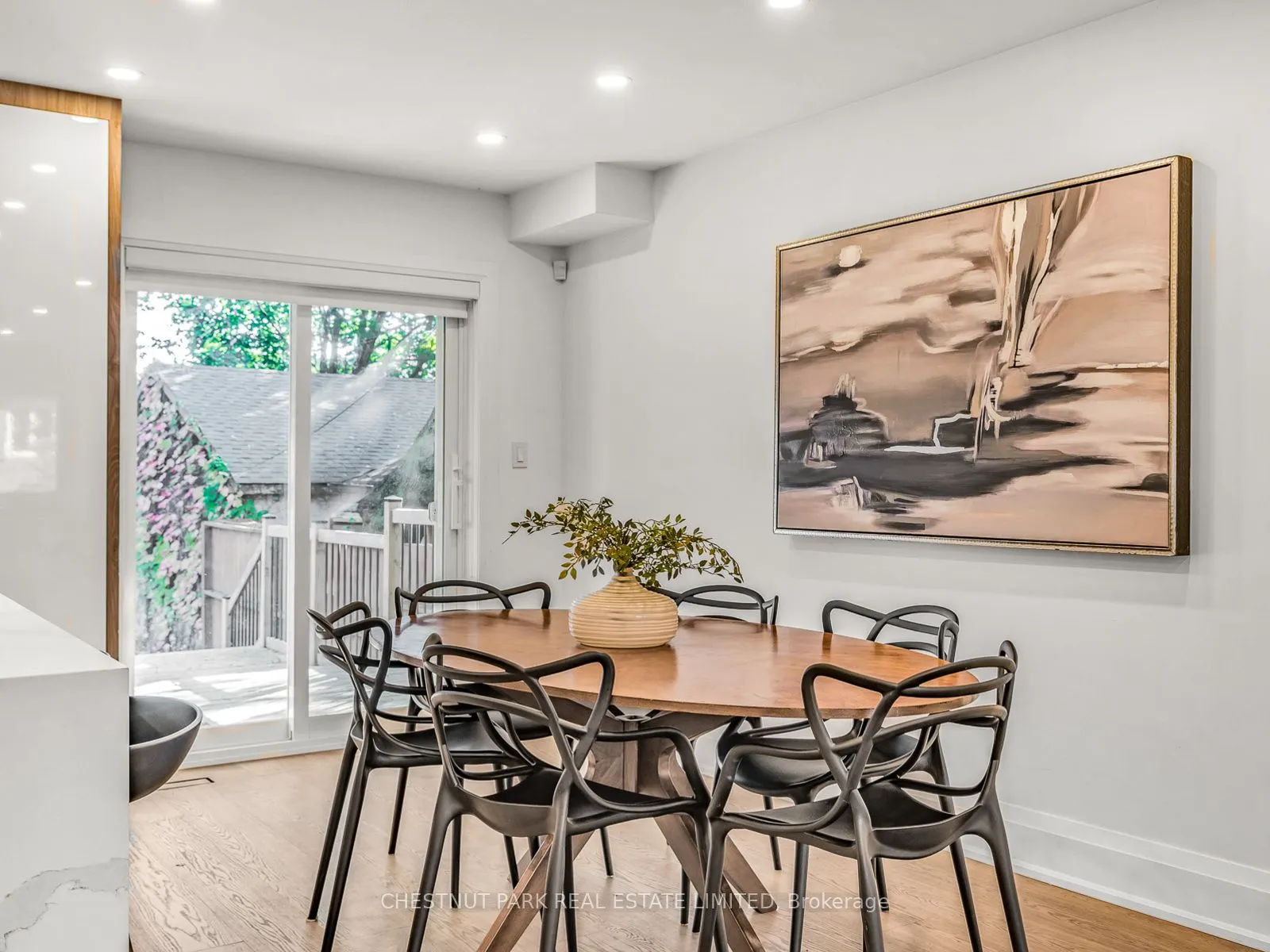 629 Duplex Avenue