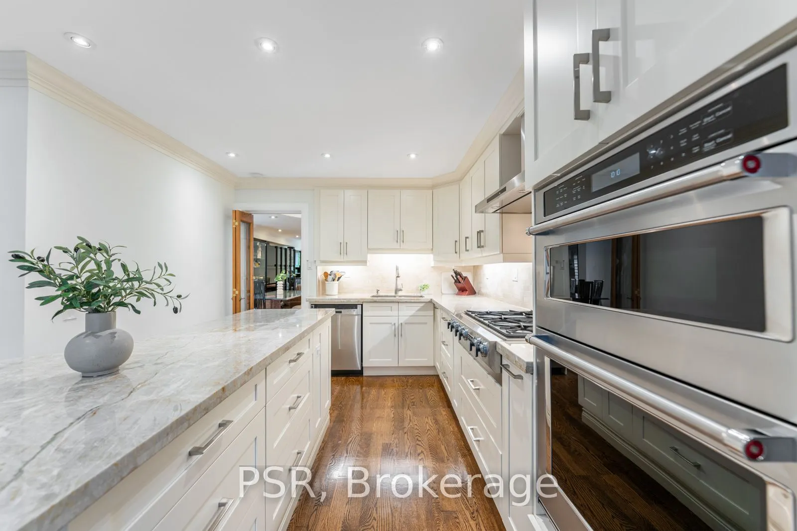 128 St Clements Avenue