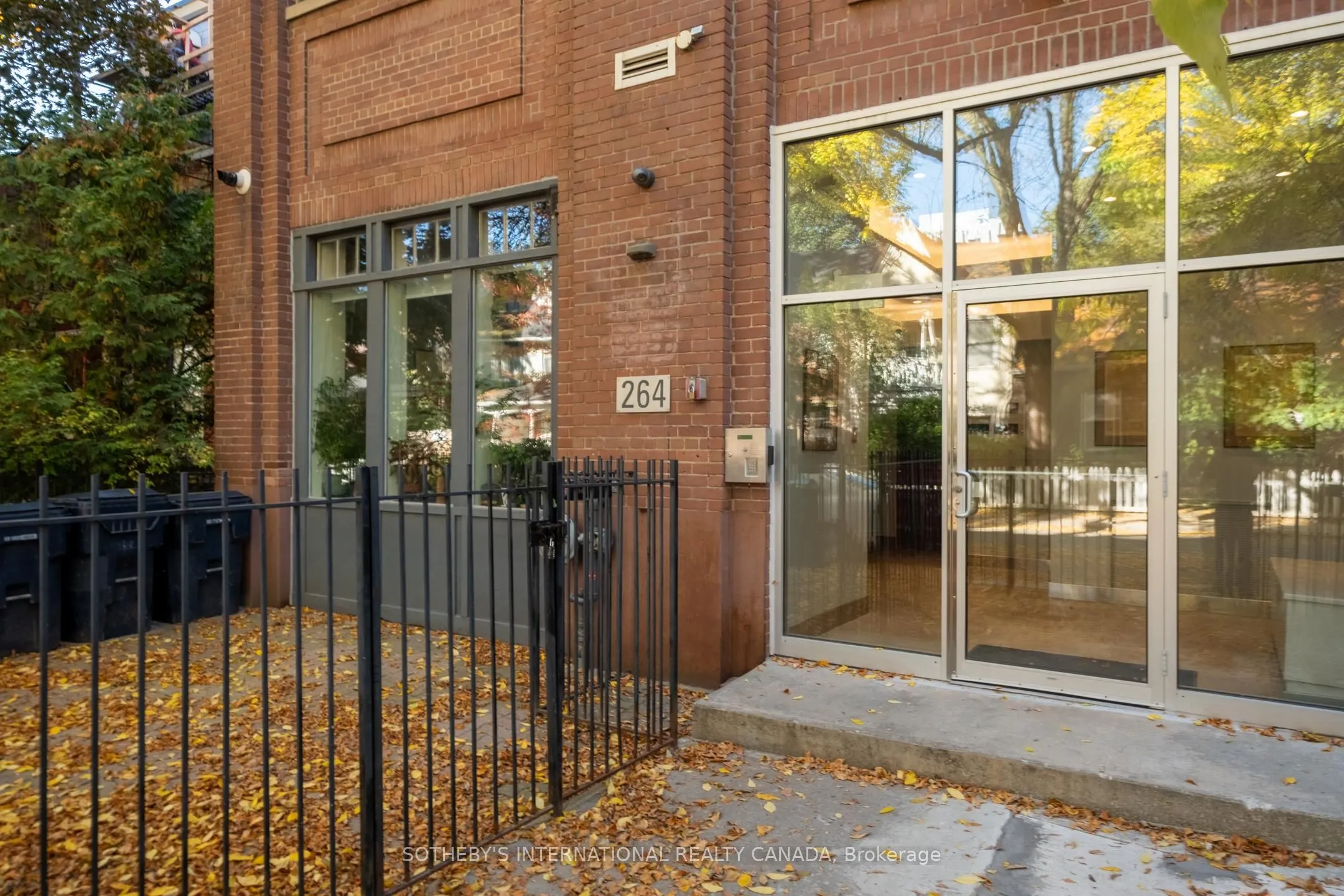 264 Seaton Street, #204