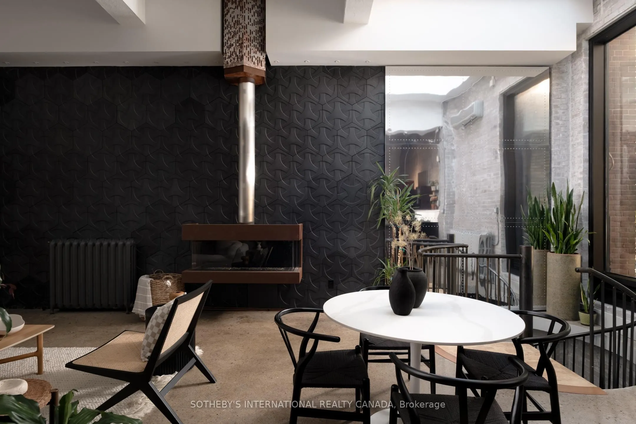 264 Seaton Street, #204