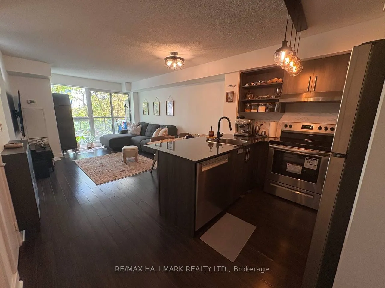 120 Dallimore Circle S, #320