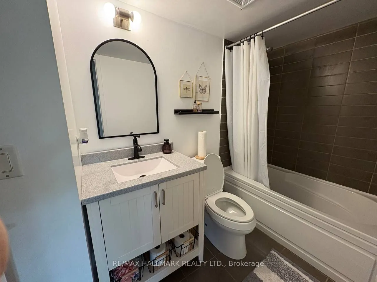 120 Dallimore Circle S, #320