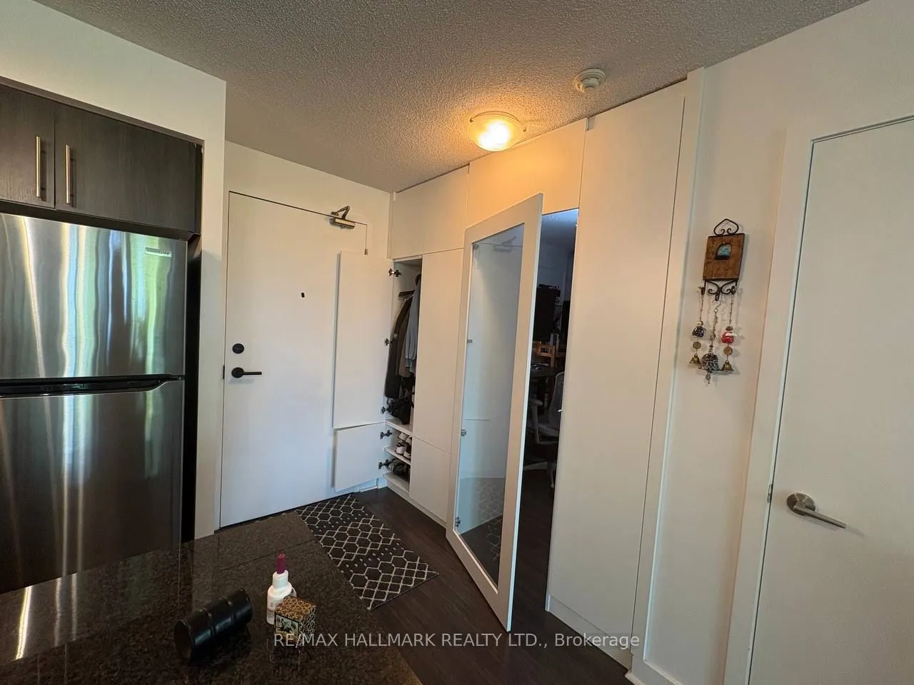 120 Dallimore Circle S, #320