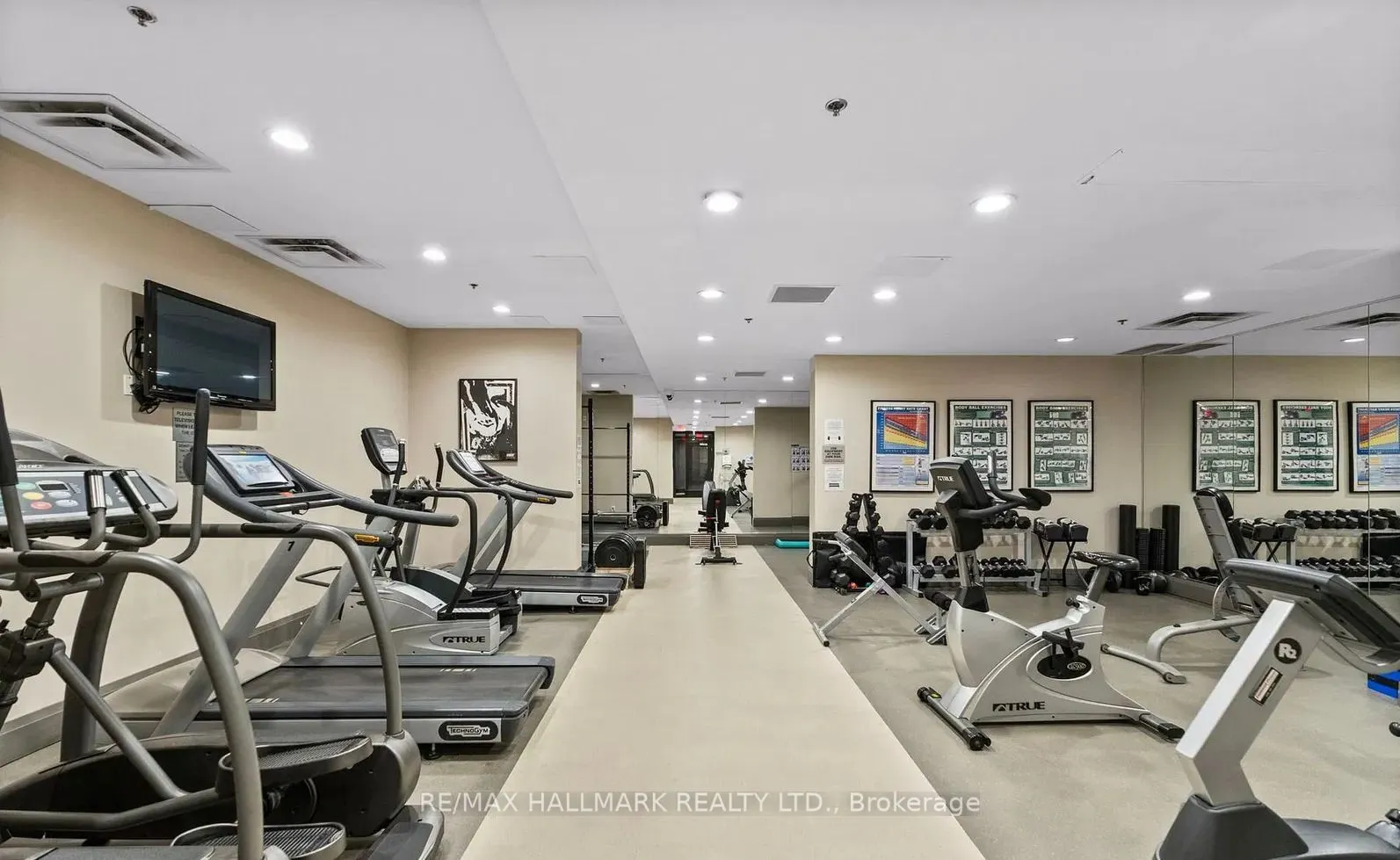 120 Dallimore Circle S, #320