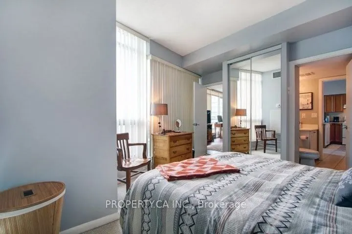 219 Fort York Boulevard, #802