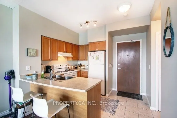 219 Fort York Boulevard, #802
