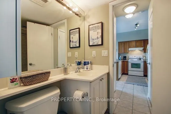 219 Fort York Boulevard, #802
