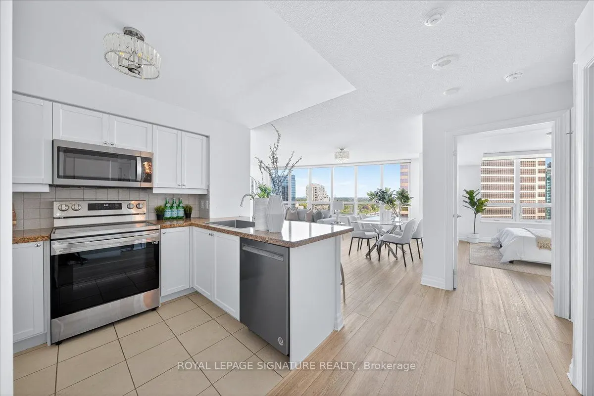25 Greenview Avenue, #1520