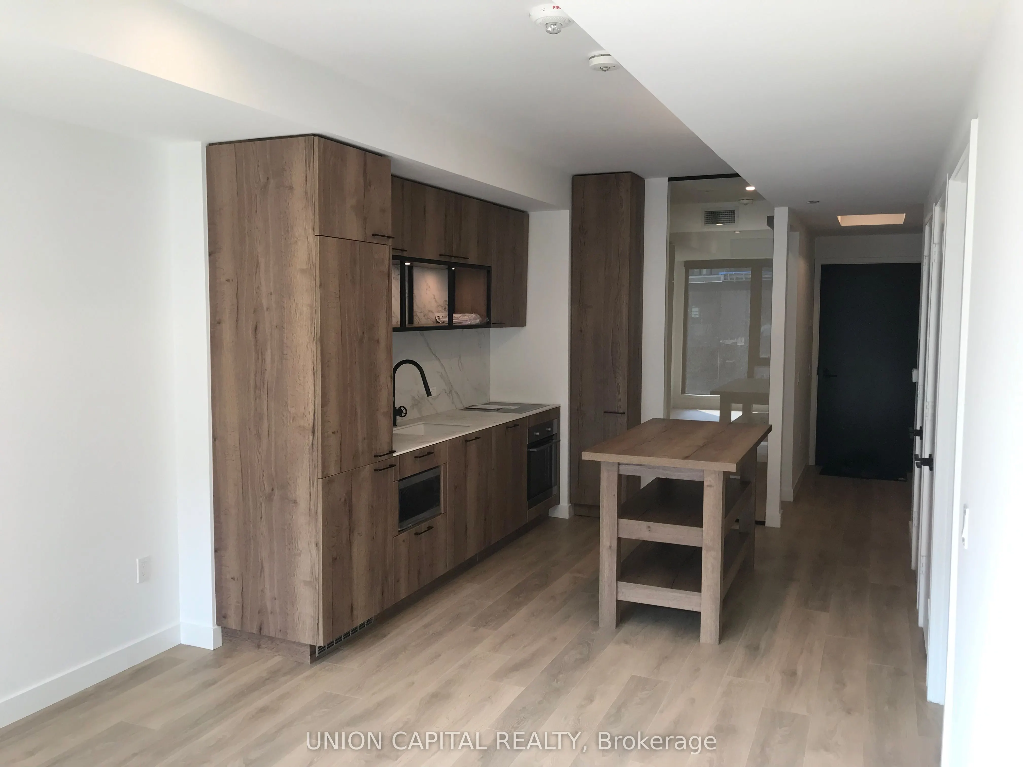 505 Richmond Street W, #802