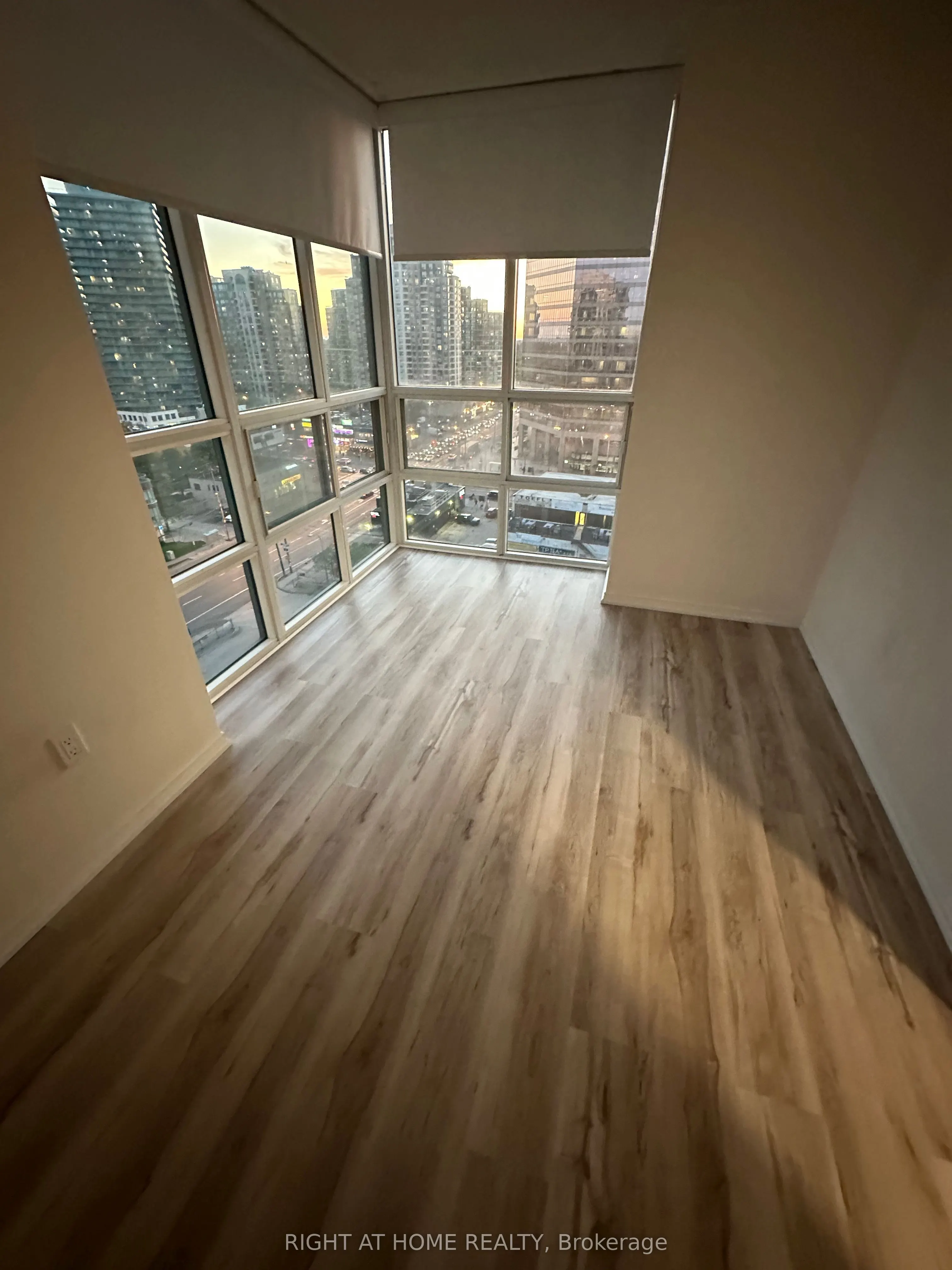 1 PEMBERTON Avenue, #1208