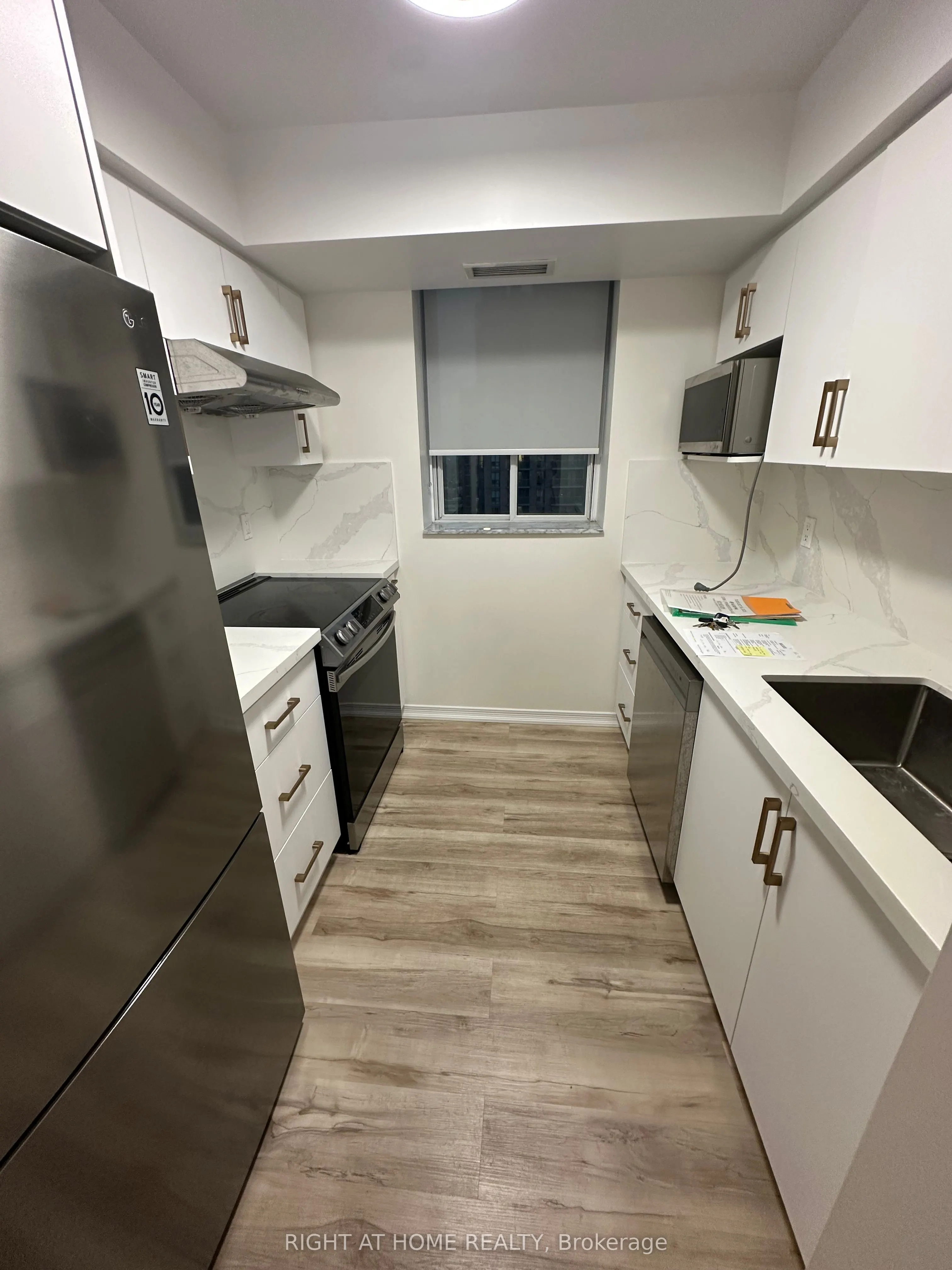 1 PEMBERTON Avenue, #1208