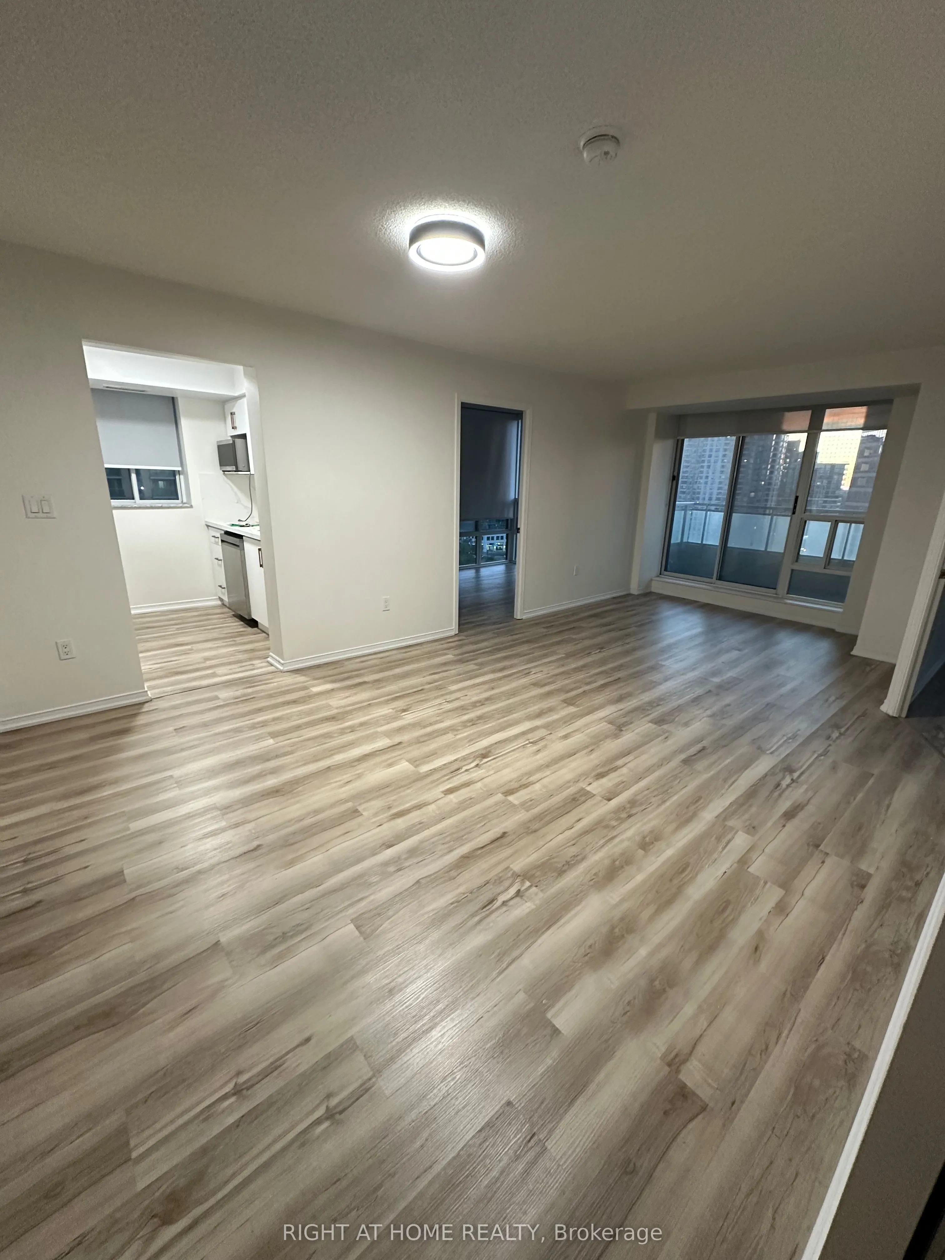 1 PEMBERTON Avenue, #1208