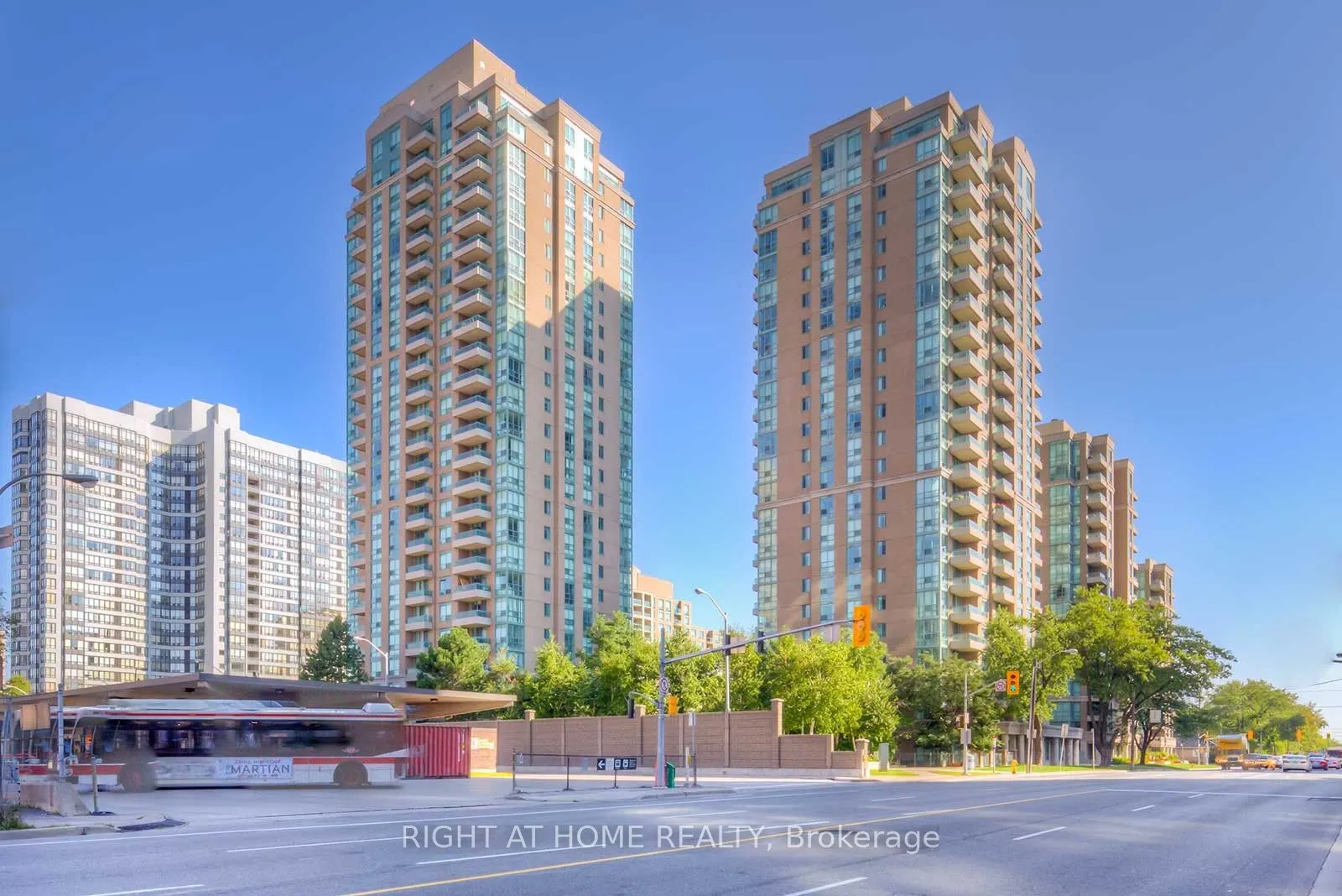 1 PEMBERTON Avenue, #1208