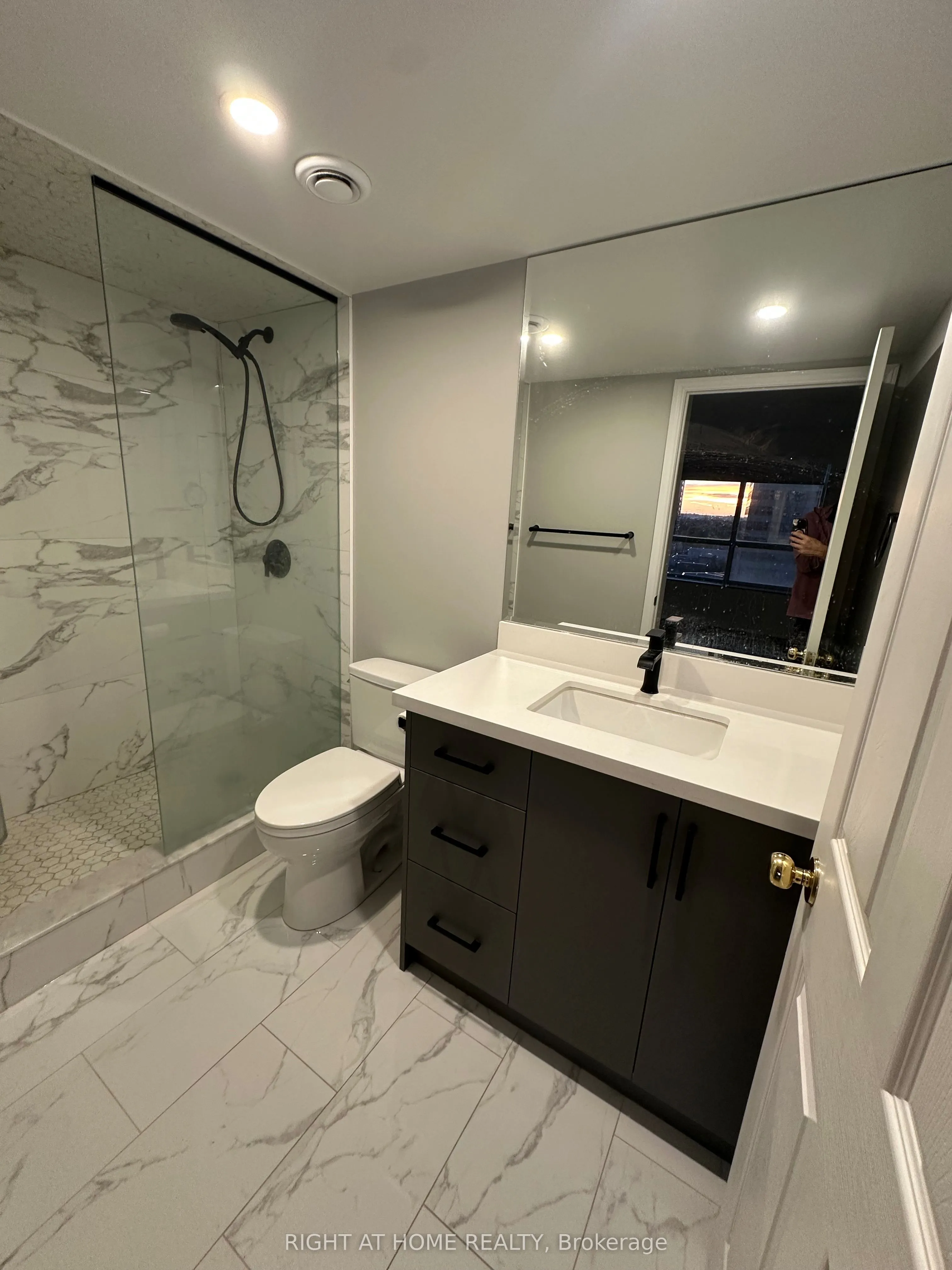 1 PEMBERTON Avenue, #1208