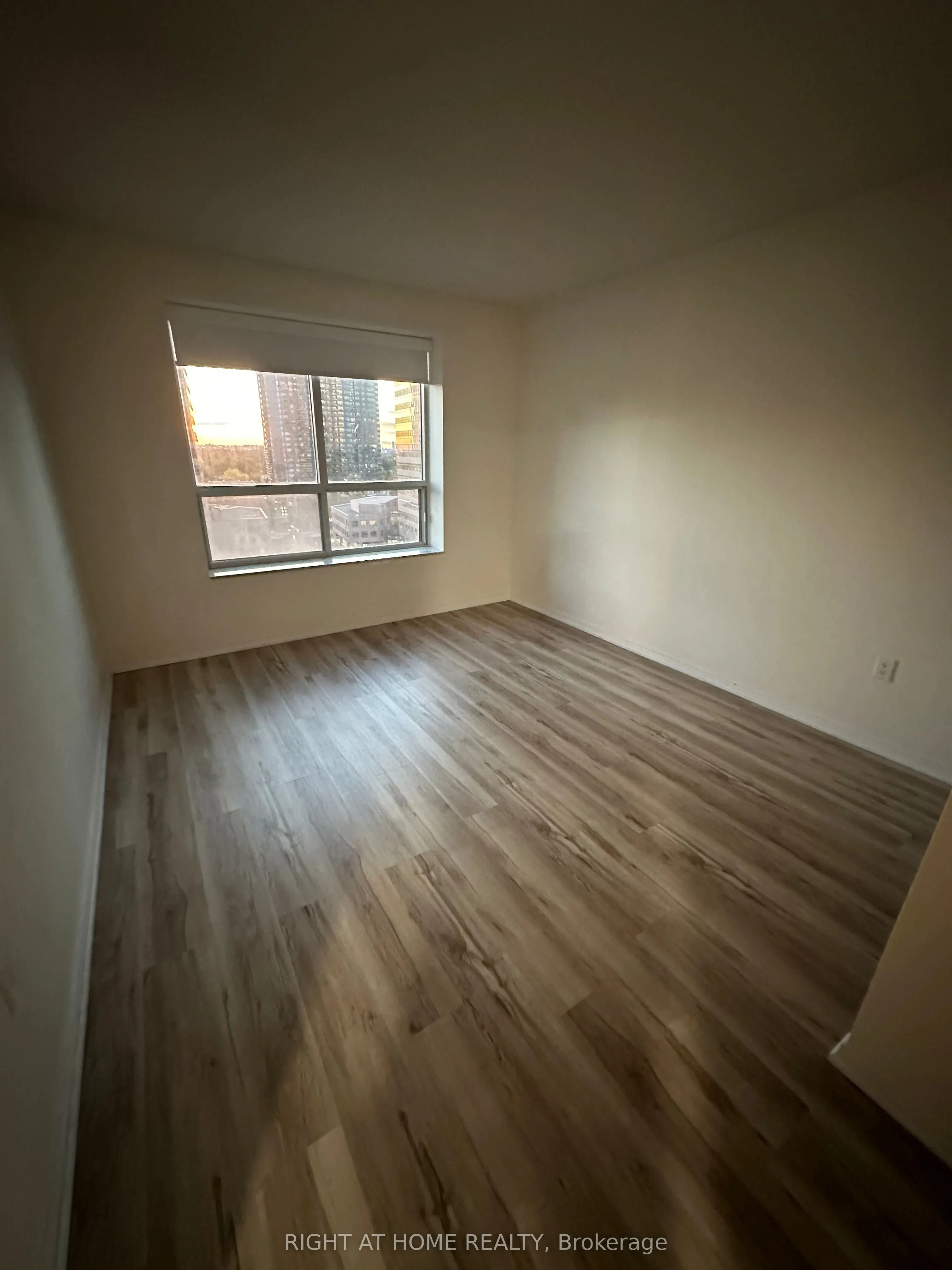 1 PEMBERTON Avenue, #1208