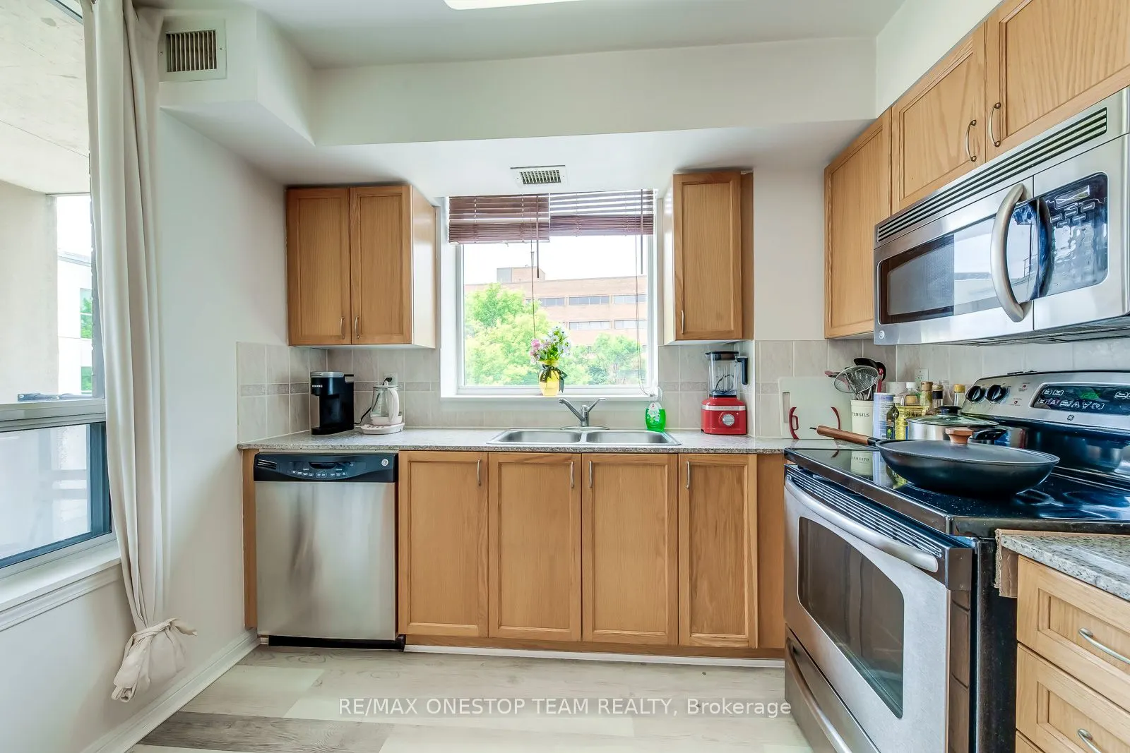 5940 Yonge Street, #303