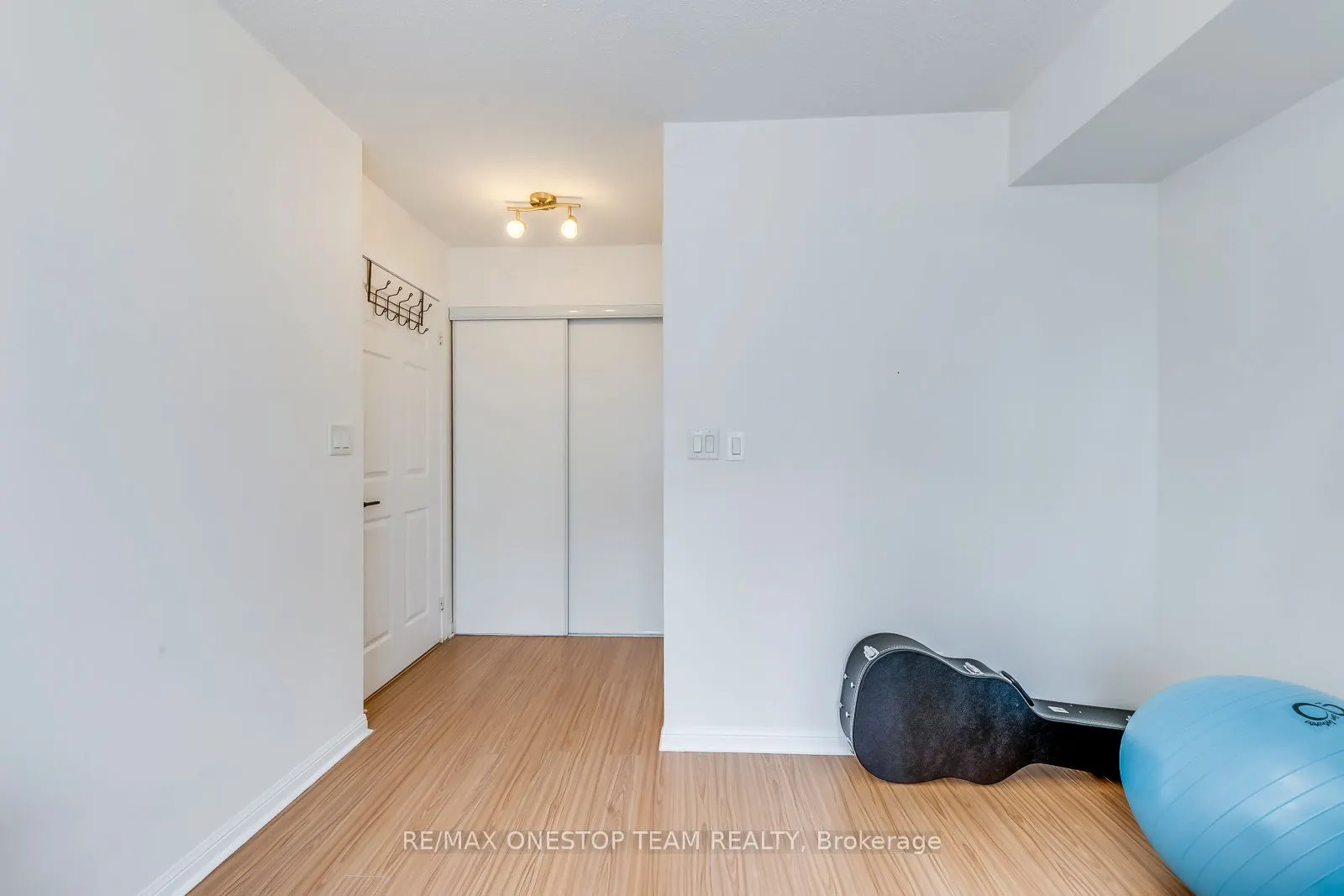 5940 Yonge Street, #303