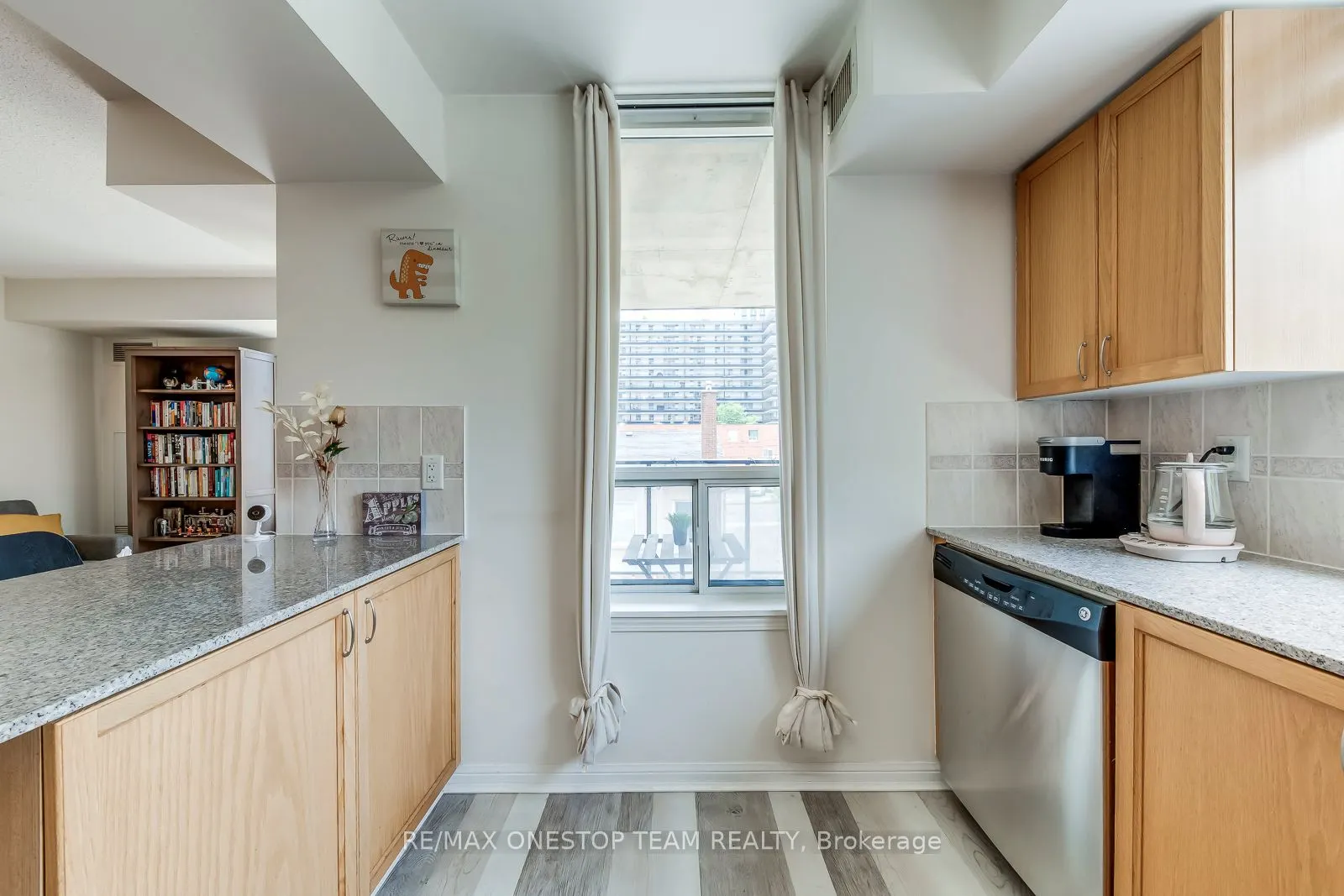 5940 Yonge Street, #303